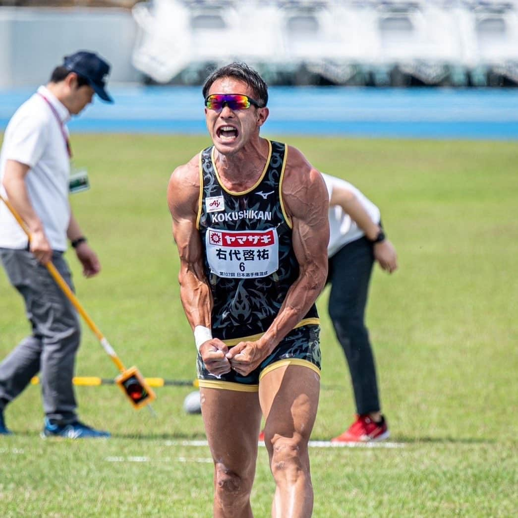 右代啓祐のインスタグラム：「196cm 94kg 4.5%  Photo by @chibeeeev  #右代啓祐 #kokushikan  #kokushikanuniversity  #国士舘大学 #decathlon  #decathlete  #workout  #trainingday  #run #jump  #throw #十種競技  #smile  #smile😊 #山田水産 #山田の鰻 #鰻アスリート #味の素 #ビクトリープロジェクト #アミノバイタル」