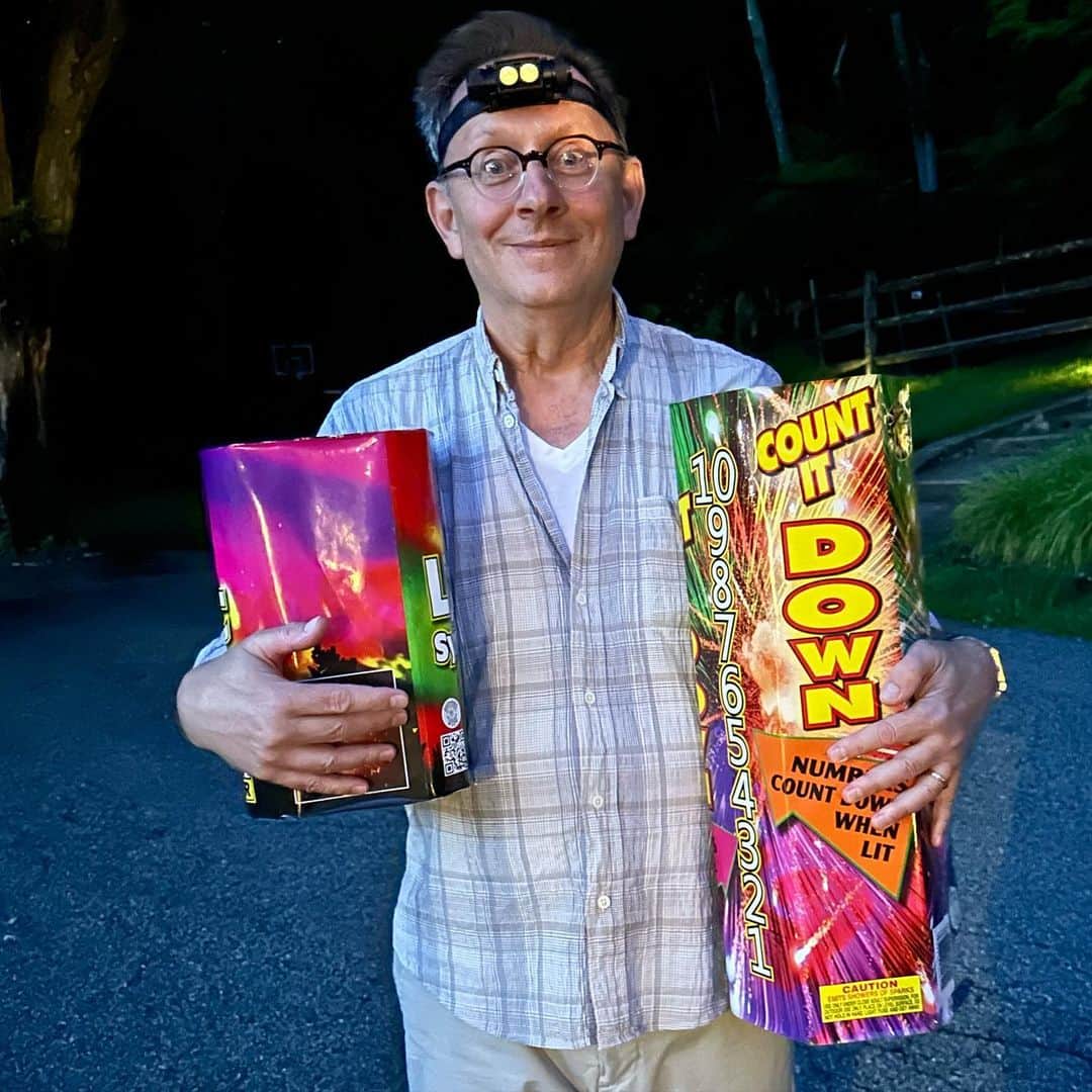 のインスタグラム：「Cuz baby, you’re a firework 🧨」