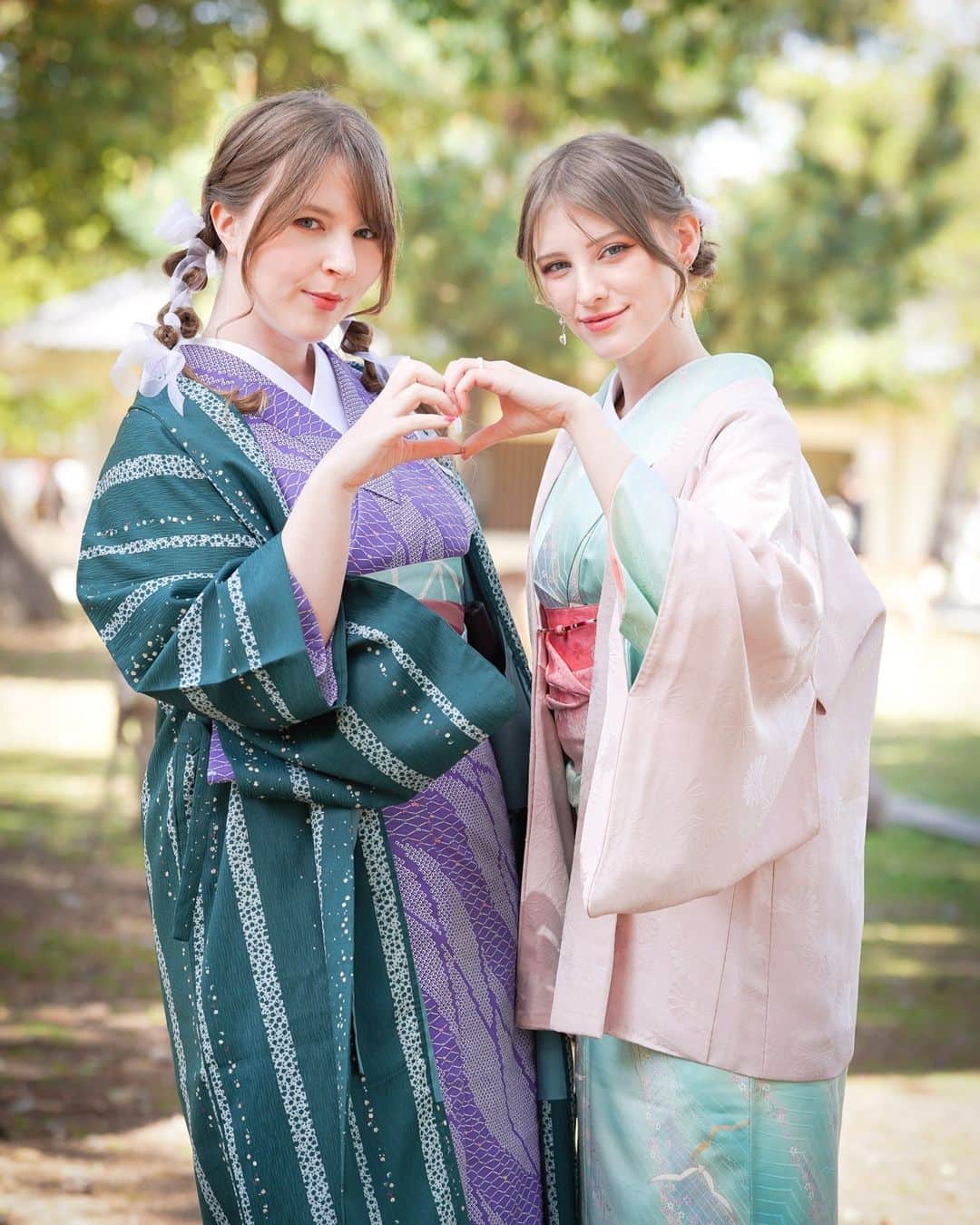 ジューン・ラブジョイさんのインスタグラム写真 - (ジューン・ラブジョイInstagram)「Lovely memories of Nara trip with @melodymarksxxofficial !⠀ It was so fun to walk together in kimono 💗⠀ ⠀ 📸 kyarolovejoy⠀ ⠀ #kimono #nara #tourism #models #actresses #japan #japon #tourisme #temples #japaneseculture #sunny #traditions⠀」7月5日 10時59分 - junelovejoyy