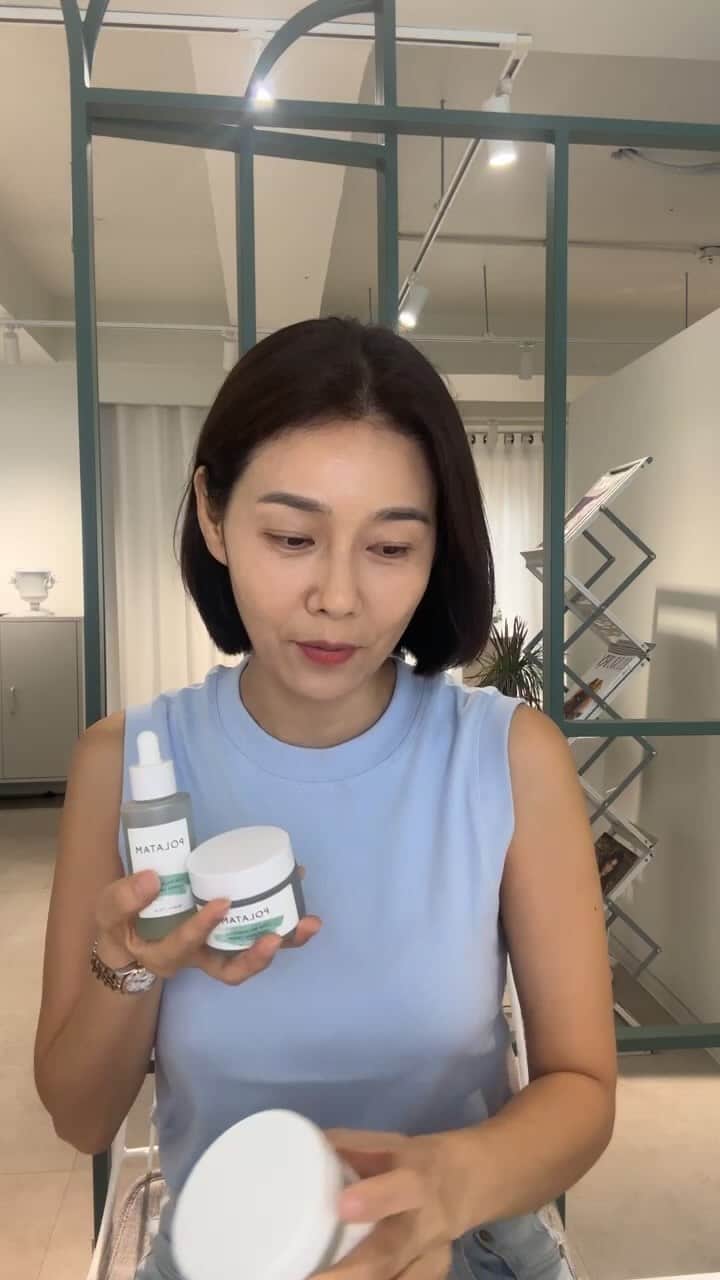 パク・タミのインスタグラム：「- 아침 시간, 라방 많이 찾아주셔서 감사했습니다. 고객님들처럼 저역시 오늘을 너무 기다렸어요. 얼른, 부족한 부분 채워드리고 싶은 맘..  시카 제품 단품 구매 가능한가요? 한개 이상 주문이 불가한가요? 라는 질문 많으셨어요^^  단품으로도 구매하실 수 있게 열어두었구요. 당연히 필요하신만큼 구매 가능합니다.  폴라탐의 화장품은 온가족이 사용 가능합니다. 전연령 사용가능하니, 편안하게 사용하셔도 되요^^ 저희집 초3은 태어나서부터 쭉 폴라탐만 쓰고 있답니다.  한정수량이었던 파우치 세트 구성은 라방중에 품절되었습니다 ㅠㅠ (더 예쁜 파우치를 만들어 보겠어욧!!!!!)  폴라탐 시카말라카밍 이벤트 기간 놓치지 마세요~~~   @polatam_official」