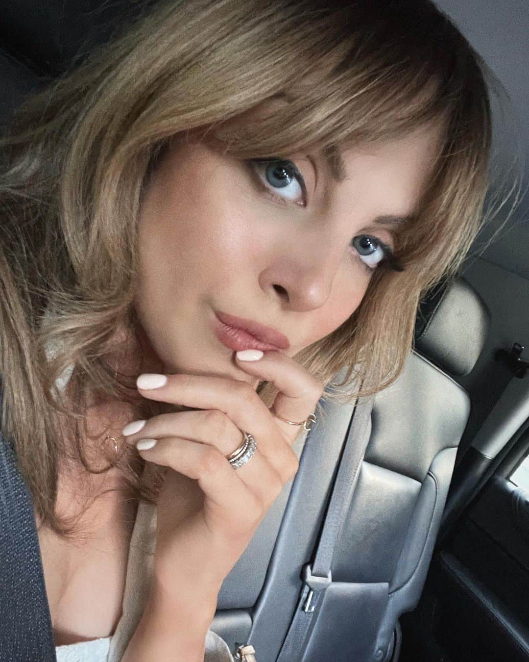 エリザベス・ギリースさんのインスタグラム写真 - (エリザベス・ギリースInstagram)「🌻🌻🌻」7月5日 11時00分 - lizgillz