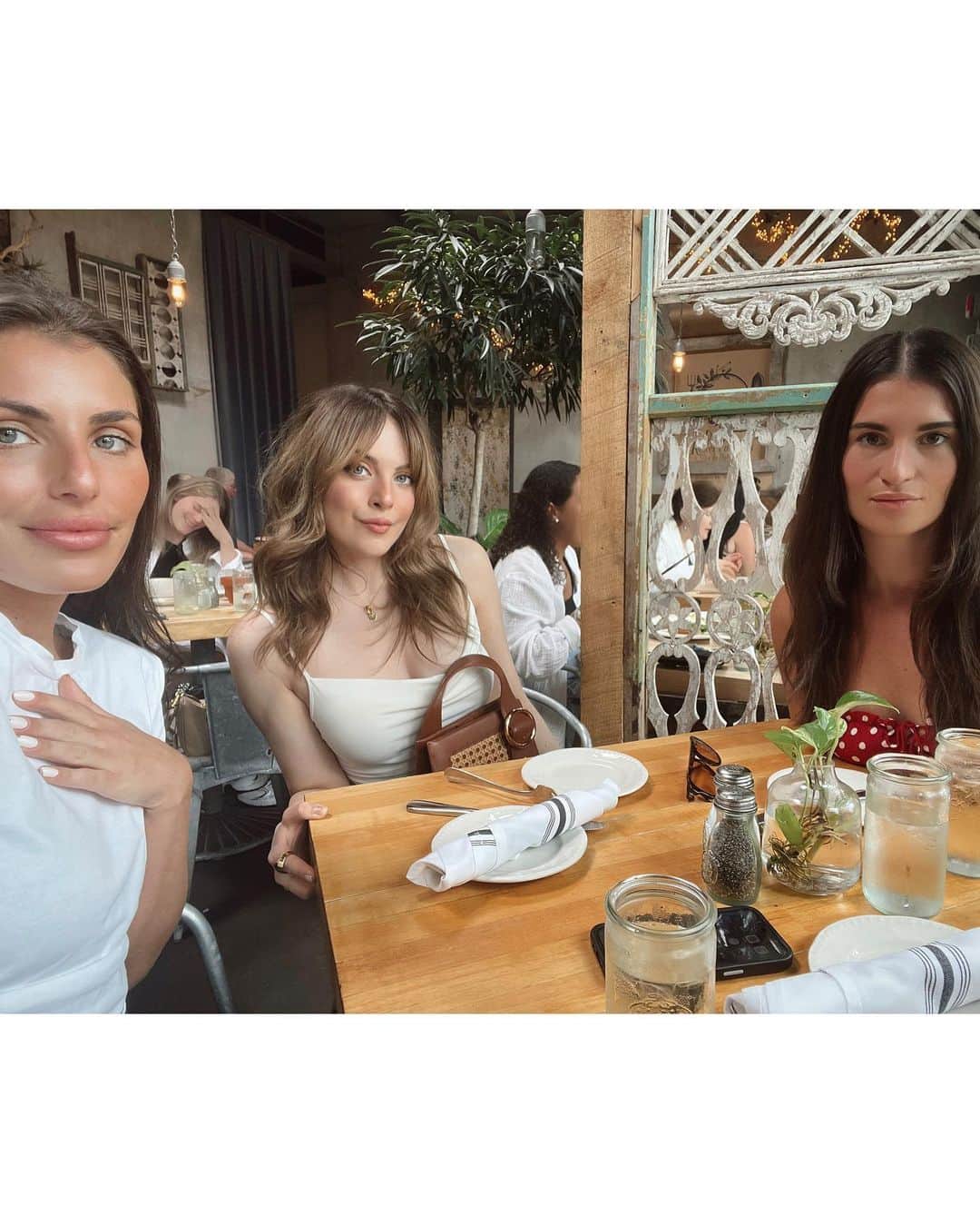 エリザベス・ギリースさんのインスタグラム写真 - (エリザベス・ギリースInstagram)「🌻🌻🌻」7月5日 11時00分 - lizgillz