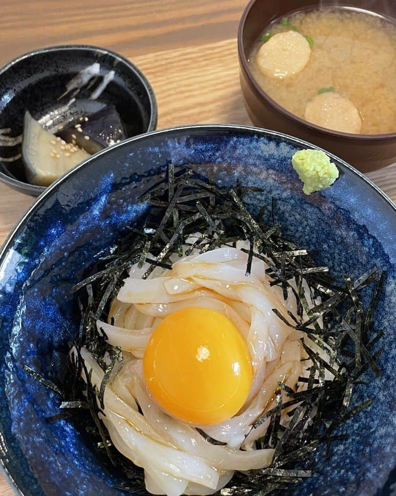 木村祐一さんのインスタグラム写真 - (木村祐一Instagram)「新宿､後輩、イカ丼🦑｡ #いつぞやの #新宿 #251 #しもにー #パタパタママ #イカ丼 #博多の味」7月5日 11時34分 - kimkimni