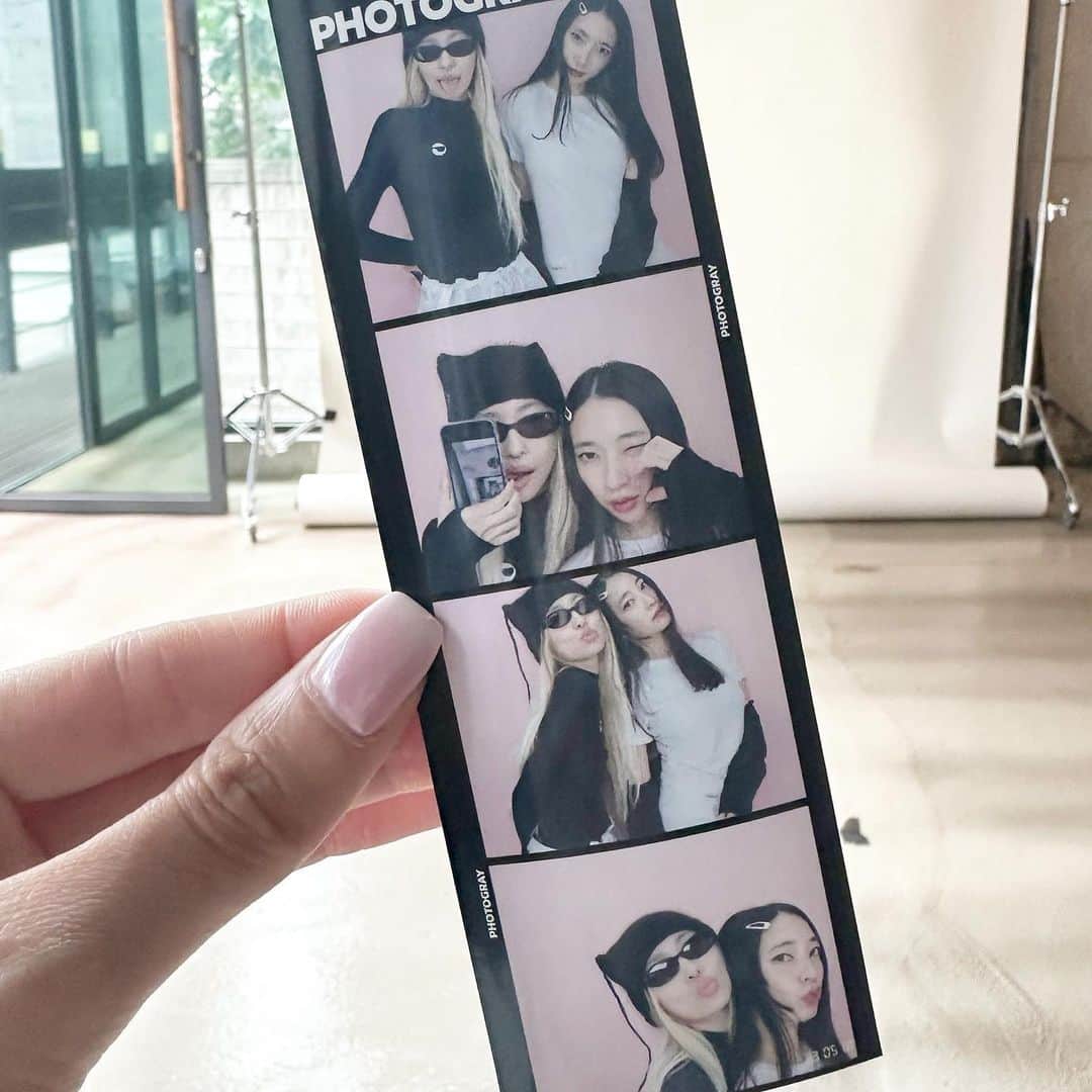 のインスタグラム：「🇰🇷🦨🦨」