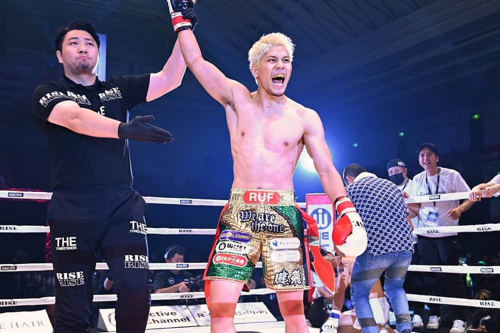 原口健飛のインスタグラム：「今回共に戦って頂いたスポンサー様です。  順不同 【年間スポンサー様】  ・(株)RUF (@carguy_kimura)  ・CRYSTAL GUARD様(@crystalguard)  ・(株)フォレスト製薬様  ・(株)アーク(@sugars999)  ・(株)NACKS(@yuichi06260)  ・トリニティ(株) (@trinity_jp)  ・LÝFT様(@lyft.official)  ・なかの食鶏様(@kazuki.0916)  ・(株)ブレイヴ様  ・barberSHATORE様(@y.a.yuurai23)  ・ボディーバランスアクセ様(@bodybalance_achse)  ・(株)RISE ASSET様(@koji.fujimoto.336)  ・REVOPRO様 (@revoprojp)  ・(株)フィリアル様 (@matsuo_filial)  スポットスポンサー Garage104様 (@garage104.co.ltd)  コスチュームスポンサー ・FUEGO様(@fuego_jp.wwc)  今回も沢山の協賛ありがとうございました。 無事KOでVS GLORY第3弾を突破する事ができました！ こうして練習に集中できる環境があるのもいつも支えて下さる皆様のお陰なので心から感謝しています！ こらから更に上を目指して頑張るので引き続き応援宜しくお願い致します！  #原口健飛 #世界王者 #スポンサー」