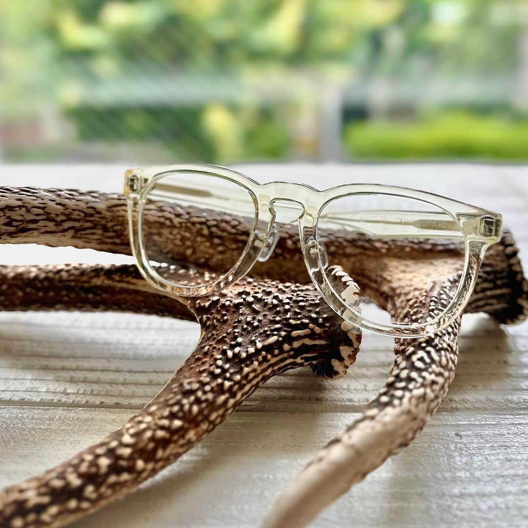 のインスタグラム：「KANEKO OPTICAL × SD Sunglasses Type 7 Clear. ⁡ @standardcalifornia_os  @standardcalifornia_movie  ⁡ #standardcalifornia #スタンダードカリフォルニア #kanekooptical #金子眼鏡  #sunglasses #サングラス #眼鏡 #メガネ #internationalshipping #overseashipping #worldshopping #worldshoppingjp」
