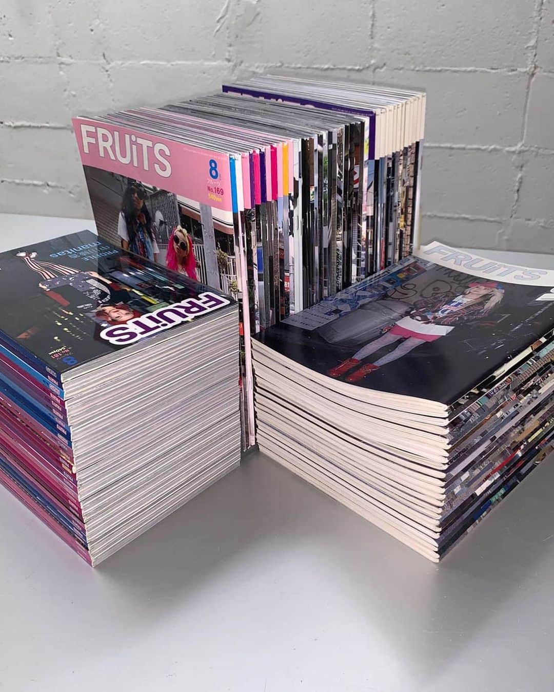 FRUiTSさんのインスタグラム写真 - (FRUiTSInstagram)「<Wholesale set> < Physical back issues>  We are selling back issues of FRUiTS and TUNE magazines in a small box at Laforet Harajuku in Tokyo. Due to strong sales, we have decided to offer them to shops worldwide. Also they can be purchased for company library or personal collections.  https://tokyofruits.com/」7月5日 12時11分 - fruitsmag