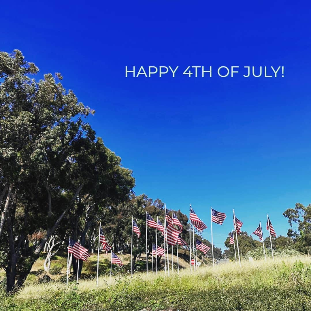 カリフォルニアスタイルさんのインスタグラム写真 - (カリフォルニアスタイルInstagram)「Happy Birthday America!  今日は🇺🇸アメリカ🇺🇸の独立記念日。 青空に包まれた最高に気持ち良い1日だった。 日も暮れて来たので、間もなく各地でFireworksがスタート‼️  #4thofJuly #californiastyle #california #lightningjapan #lightningmagazine #happy4th #カリフォルニアスタイル #カリフォルニア #カリフォルニア工務店」7月5日 12時12分 - cal__style