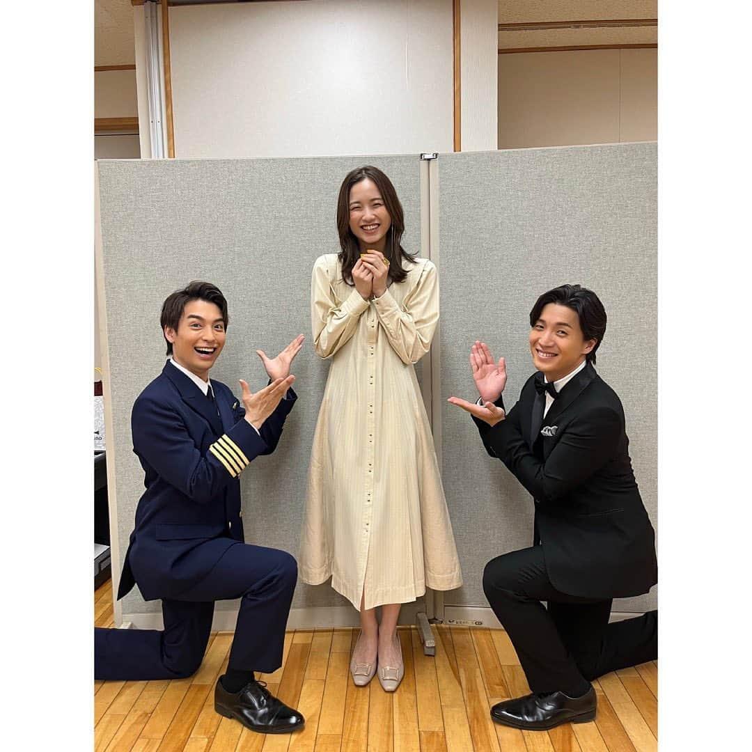 木下晴香さんのインスタグラム写真 - (木下晴香Instagram)「Dress & off shot💛 ⁡ 最後の写真、アナスタシアポーズしようって ひざまづいてくださったお二人🤭 ⁡ 2023.07.04 海宝直人さんバースデーイベント」7月5日 12時18分 - haruka_kinoshita_official