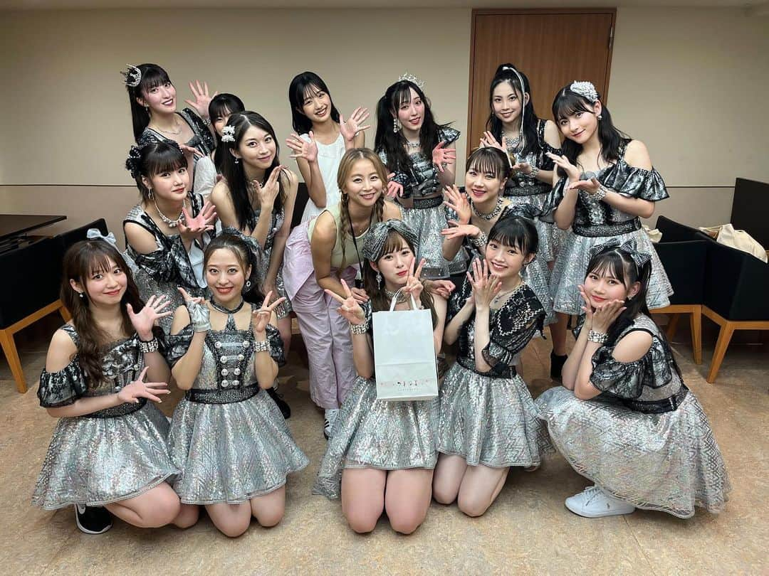 大田明奈のインスタグラム：「モーニング娘。'23 25周年コンサートツアー🤩武道館ライブに行って来ました〜😍 5年程前に代々木体育館に観に行った時よりもえりぽんが成長していた🥹 お姉さん感がマシマシで私の感動もマシマシでした🥹  えりぽん可愛かったな〜  もっと肌の露出してくれと次エステに来た時はお願いしよっと。笑🤭 @erina_ikuta.official  @morningmusume_official  #えりぽんかわいい  #モーニング娘 #モー娘。 #武道館  あ、あと、もうすぐモーニング娘のオーディションはじまるみたいだよ〜❤️」