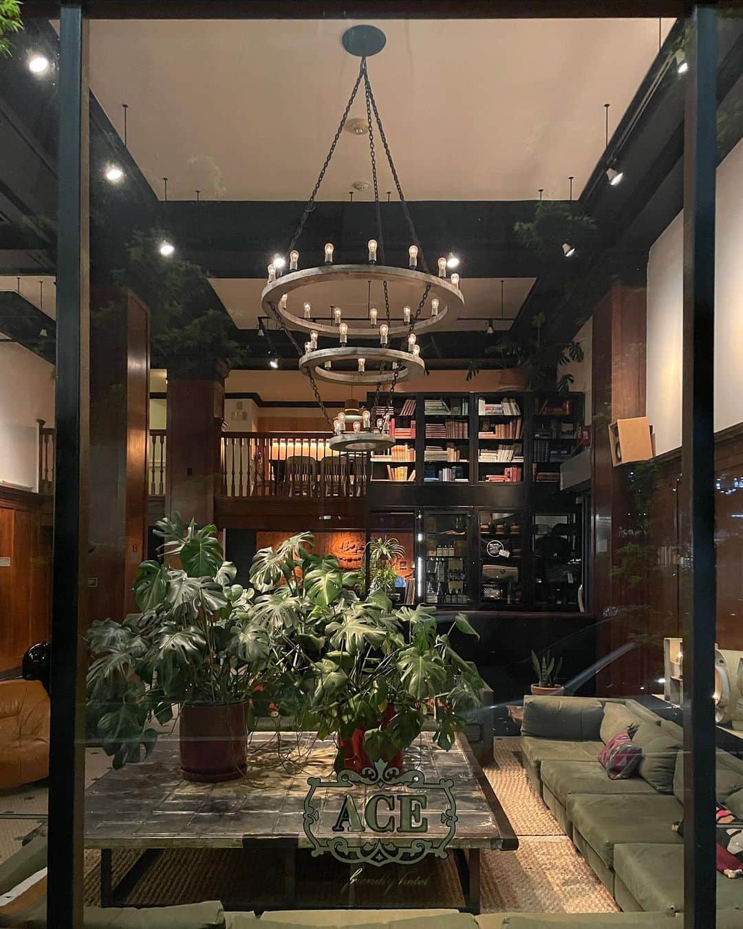由架子 川野のインスタグラム：「@acehotelportland  @acehotel  @saltandstraw  ❤︎ #portland#acehotel#海外旅行#エースホテル」