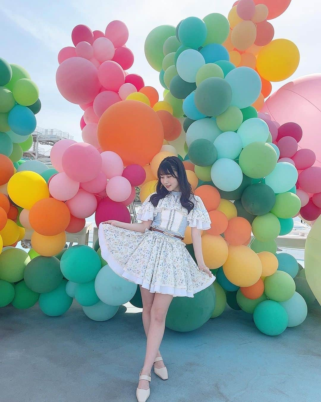 井上瑠夏さんのインスタグラム写真 - (井上瑠夏Instagram)「🌷୨୧ ☁️ ⁡ SKE48 31stシングル  ''好きになっちゃった'' 本日発売⋈*｡ﾟ ⁡ 花柄の衣装も曲も 風船いっぱいのMVも全部かわいいです🥺 好きです🥺🫶🏻 ⁡ 沢山みて、聴いて、 好き溢れちゃってください🥺🫶🏻 ⁡ #SKE48 #好きになっちゃった #アイドル #黒髪 #花柄 #風船 #🌼  ⁡」7月5日 12時51分 - ruka_inoue48