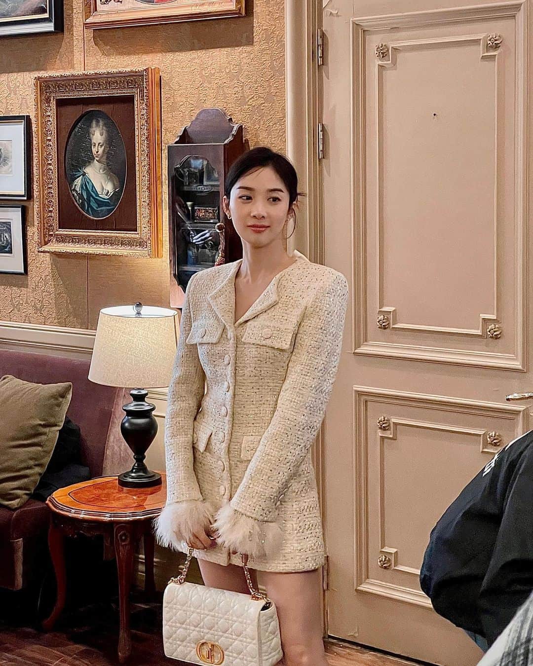 イ・チョンアのインスタグラム：「시현이 환하게 웃던 그 날 with 깃털  🪽✨  #Celebrity  #thebeginningofeverything」
