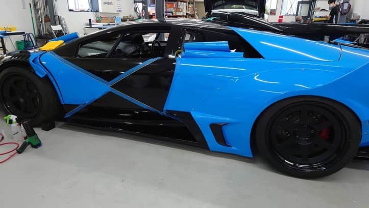 Wataru Katoさんのインスタグラム写真 - (Wataru KatoInstagram)「NEW LB⚡︎works lamborghini drift machine😆 7月16日北海道旭川市カムイドリフトまでギリギリ？ハーネスとコンピューター設定が間に合えば。 @daigosaito87 次第😆 残すは1週間。間に合ってくれ〜 😆 @libertywalk_tokyo_harajuku  @gmeister_kouji  @yokohama.rubber_jp  @lamborghini #libertywalk #lbworks #lb #drift #7月16日 #kamuidrift #drift #supercar #jdm #jdmcars  #new #machine #crazy #1500hp #d1 #挑戦 #革命 #衝撃 #happy #北海道 #旭川市 #jdm  #jdmcars  #stancenation  #lamborghini #lamborghinimurcielago」7月5日 13時22分 - libertywalkkato