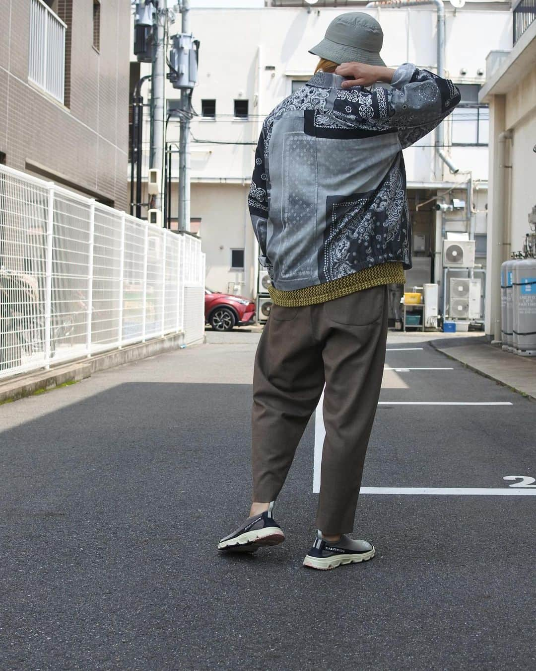 アナクロノームさんのインスタグラム写真 - (アナクロノームInstagram)「. PICK UP  AN211 SUMMER WOOL TAPERED TROUSERS  BROWN  夏でも快適な着用感が特徴のサマーウールを使用。  ゆったりとしたシルエットに作ることでトラウザーながら落ち感があり心地よい”ヌケ感”が出ます。  キレイ目ながら着用しているとドレープ感も出る とてもおもしろい素材です。  パンツのみでもオススメです。  173cm / 62kg / SIZE 01  #ANACHRONORM #TROUSERS #pants  #WOOL #coordinate #styling #mens」7月5日 19時28分 - anachronorm262