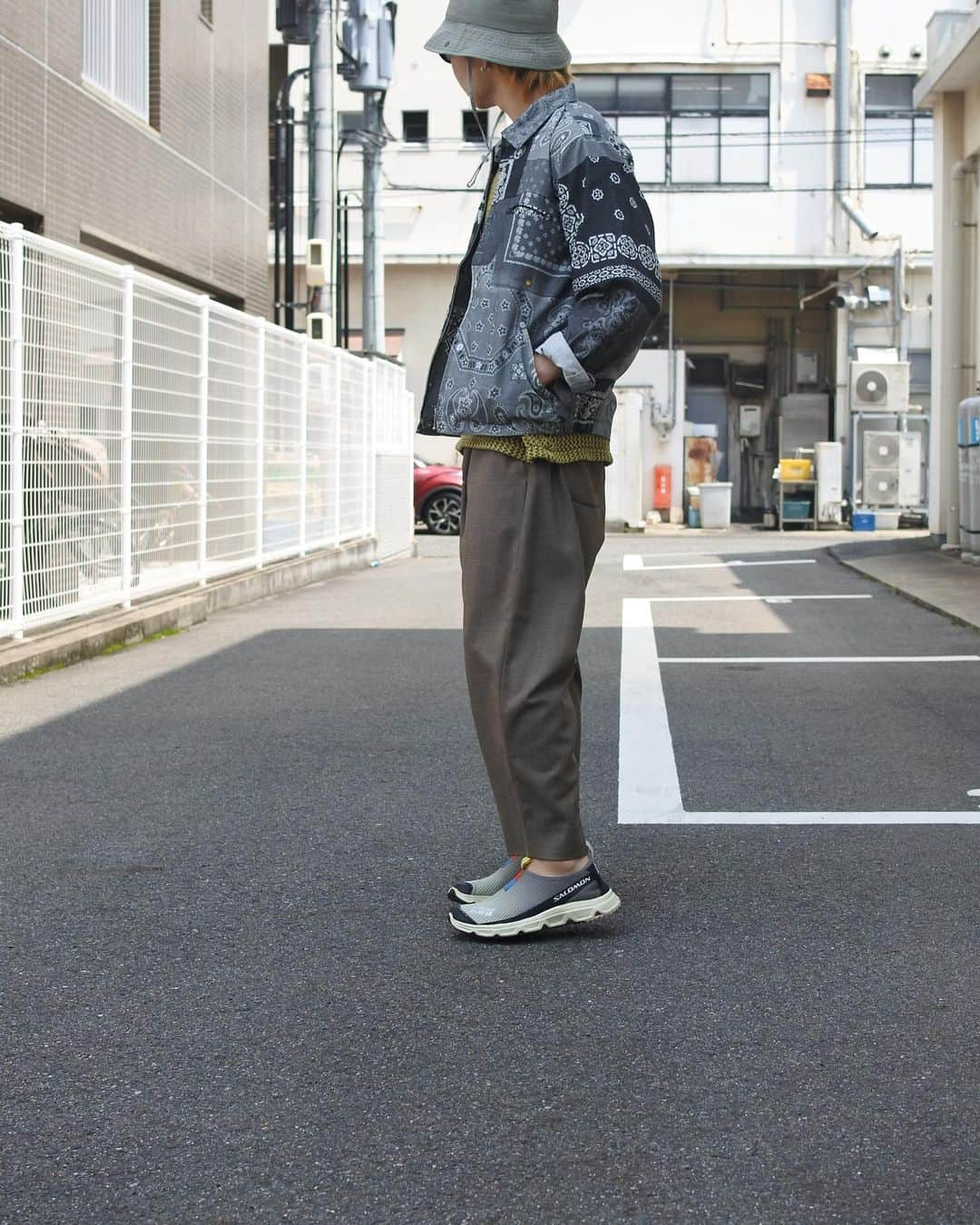 アナクロノームさんのインスタグラム写真 - (アナクロノームInstagram)「. PICK UP  AN211 SUMMER WOOL TAPERED TROUSERS  BROWN  夏でも快適な着用感が特徴のサマーウールを使用。  ゆったりとしたシルエットに作ることでトラウザーながら落ち感があり心地よい”ヌケ感”が出ます。  キレイ目ながら着用しているとドレープ感も出る とてもおもしろい素材です。  パンツのみでもオススメです。  173cm / 62kg / SIZE 01  #ANACHRONORM #TROUSERS #pants  #WOOL #coordinate #styling #mens」7月5日 19時28分 - anachronorm262