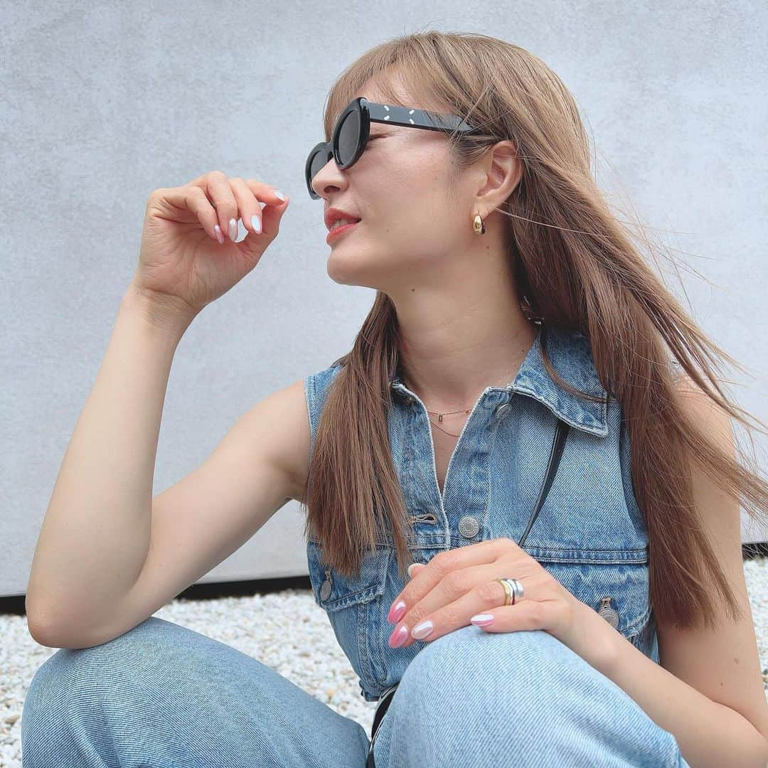 新山千春さんのインスタグラム写真 - (新山千春Instagram)「. 今年の夏休みは 行ったことのない島に 行きたくて、色々調べてます。  #オススメの島　あったら 教えてね❤︎  #新山千春 #熱中症気をつけてね #小浜島　#与論島　❤︎ #久高島、波照間島、竹富島、奄美大島、石垣島、宮古島 #伊計島、水納島、佐渡ヶ島、淡路島、五島列島 #直島　❤︎ 豊島、小豆島　、能古島、初島、 ↑今まで行った島。 #島巡り好き」7月5日 14時24分 - chiharuuu_0114