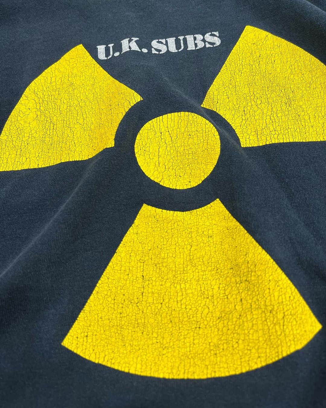のインスタグラム：「OPEN UNTIL 7:00PM . 00's- U.K.SUBS . #お問い合わせはお電話で承ります #jammru#jammru_tee#vintagetshirt #vintagetee#vintagebandtee#uksubs  #osaka  #fashion  #streetstyle  #streetfashion  #vtg  #vintage  #used  #usedclothing  #古着 #古着屋 #ファッション #70s #80s #90s」