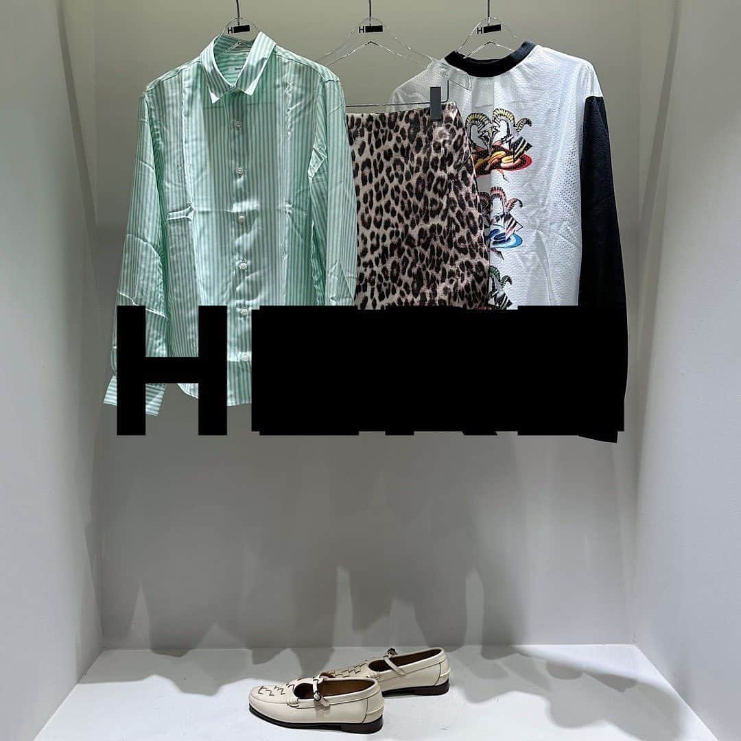 H BEAUTY&YOUTHさんのインスタグラム写真 - (H BEAUTY&YOUTHInstagram)「＜Sporty&Rich＞ SHIRT ¥28,600＜BAUM UND PFERDGARTEN＞ LEOPARD SKIRT ¥30,800 ＜ARIES＞ AIRTEX MOTO LONG SLEEVE ¥25,300 ＜HEREU＞MAQUEDA LOAFER for women ¥63,800  #H_beautyandyouth #エイチビューティアンドユース @h_beautyandyouth  #BEAUTYANDYOUTH #ビューティアンドユース #sportyandrich #baumundpferdgarten #aries #hereu」7月5日 14時43分 - h_beautyandyouth