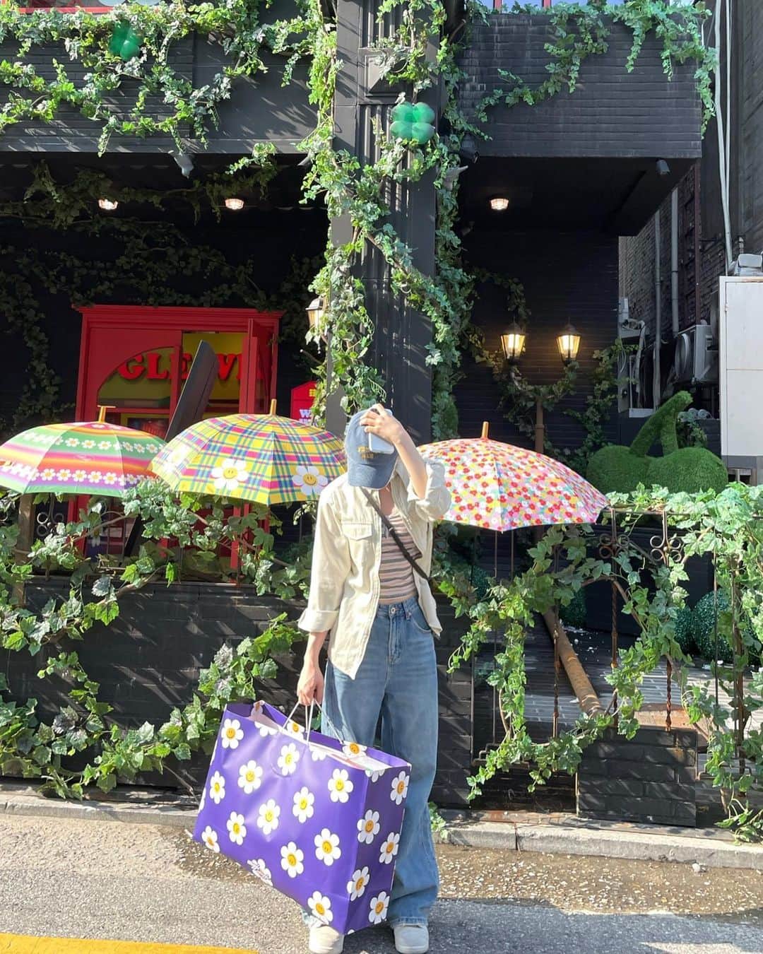イ・チェヨンのインスタグラム：「위글위글이에요..🌈 바글바글 블리블리 보글보글 아닙니당🙃」