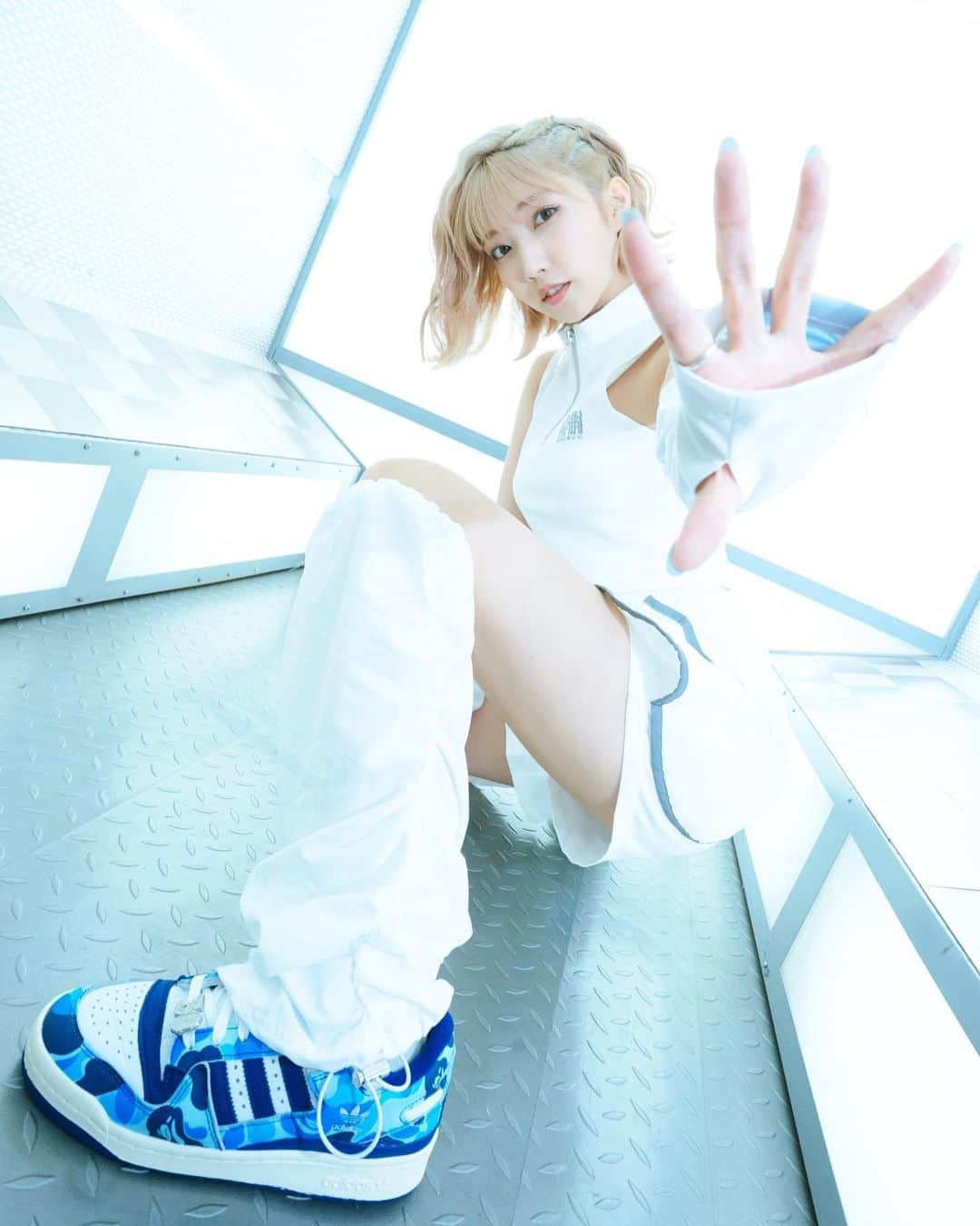霜月めあのインスタグラム：「どうやったら早起きってできますかね？💩 . . . .  #霜月めあ #めあめあ #model #sexy #selfie #animegirl #셀카 #셀스타그램 #패션스타그램 #데일리 #asiangirl #cosplay #좋아　 #follow #like #tokyo #ootd #自撮り界隈 #自撮り女子 #sexybody #love #맞팔 #tagsforlikes #japanesegirl #女孩 #发#爱 #instadaily #グラビア #日系穿搭」