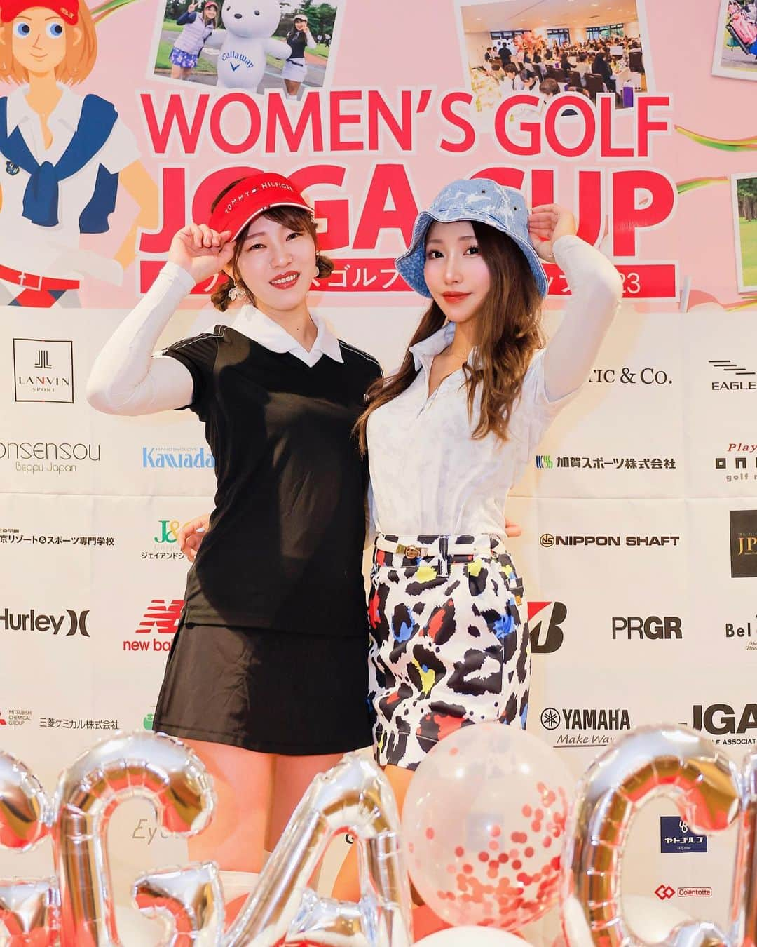 りえちのインスタグラム：「スクランブル戦⛳️ ひとみとパートナー♡  気合い入れて前泊しました ゴルフ場ではヘアセットまで...✨  ただプレー中誰だか分からない見た目です🙇‍♀️  この日も雨で、そのまま移動からの✈️ コンペの為早めに帰ったら今度は嵐だった☺️  梅雨しっかり味わいましたよ-♪  #雨ゴルフ #女子ゴルフ #ゴルフ女子 #ゴルフコンペ #ゴルフ動画 #ゴルフスイング #女子ゴルファー #golf #golfgirls #golfgirl #golflife #golfswing #golfpractice #golfwear #ゴルフ練習 #ゴルフ上手くなりたい #ゴルフすきな人と繋がりたい#ゴルフ初心者 #ゴルフのある生活 #여행스타그램　#高尔夫球 #골프스타그램」