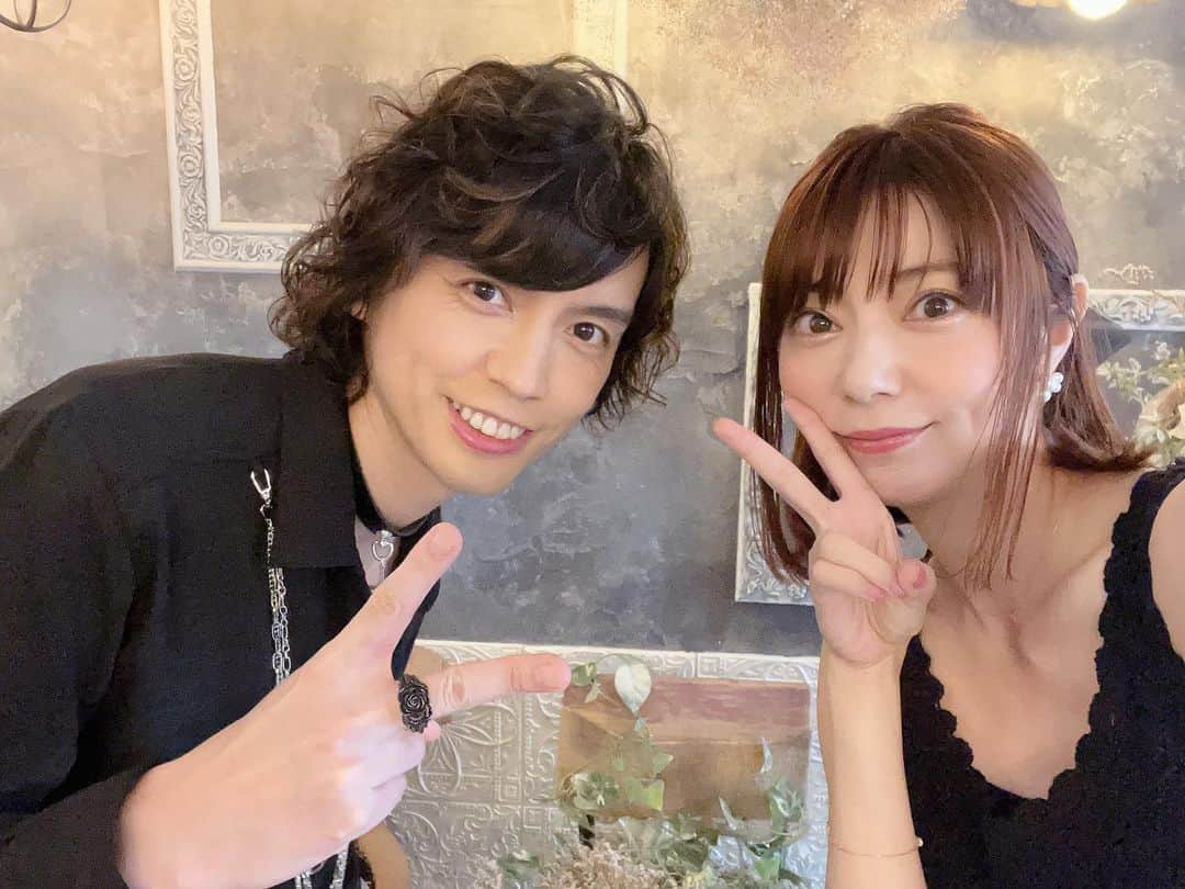 芳賀優里亜のインスタグラム：「村上幸平君と撮影でした🙌  何のだろ？？ 皆様情報解禁お楽しみに🫶  #村上幸平 #仮面ライダーカイザ #仮面ライダーファイズ」