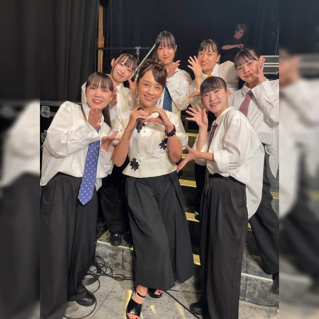 西田ひかるさんのインスタグラム写真 - (西田ひかるInstagram)「.  THE MUSIC DAY  7/1/2023  久し振りに生放送で歌わせていただきました！  「きっと愛がある」 いかがでしたでしょうか？  日本体育大学桜華高校の ダンス部の皆さまと一緒！明るくて元気なダンス部員たち♡！  お花とお手紙も頂戴し、思い出に残るパフォーマンスとなりました！  #西田ひかる #きっと愛がある #themusicday  #themusicday2023  #日体大桜華高校」7月5日 16時20分 - hikaru_nishida.official