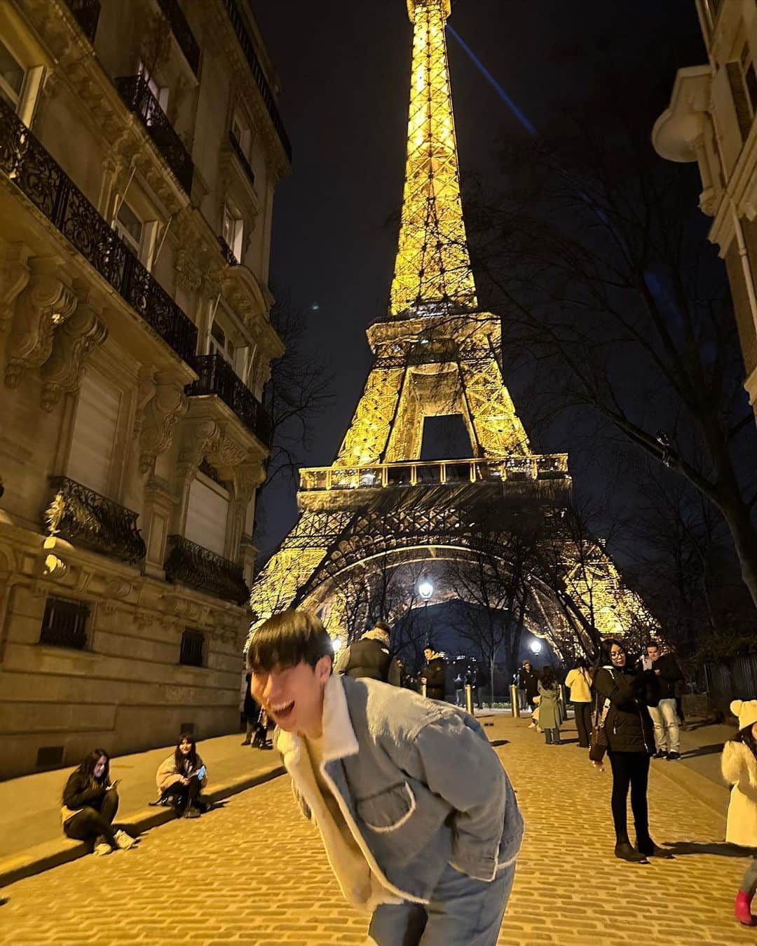 ウングァンさんのインスタグラム写真 - (ウングァンInstagram)「Paris 여행기 part 3 사진 참 많이도 찍었네yo 📸」7月5日 16時13分 - btob_silver_light