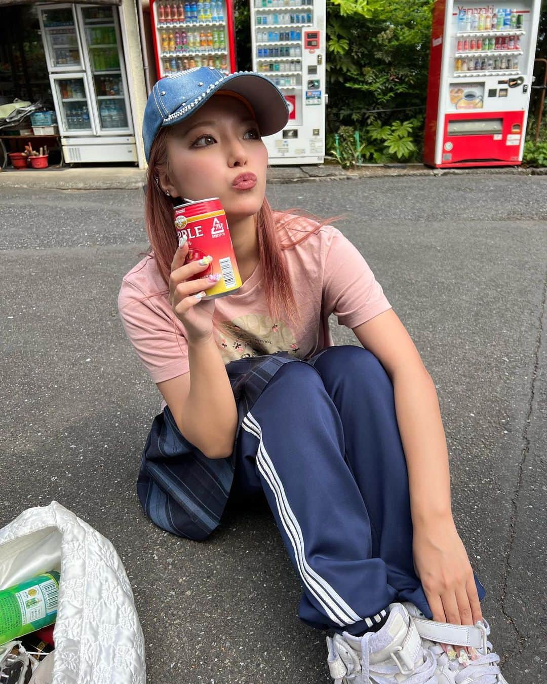 湯上響花のインスタグラム：「⋆｡ﾟ☆ﾟ✩ﾟ｡⋆ 1ヶ月前くらいに奥多摩でBBQして川眺めたよ🦋 水の流れと雲の流れって一生見ていられるのよね… すごーく気持ちいい休日でした🍀」