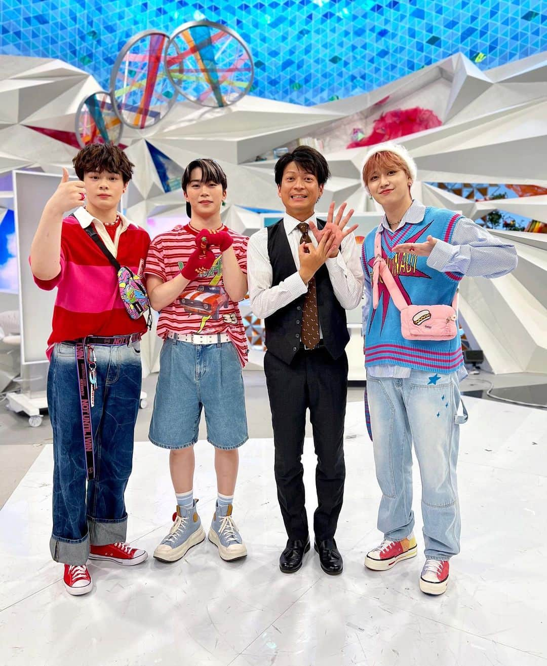 フジテレビ「めざまし8」さんのインスタグラム写真 - (フジテレビ「めざまし8」Instagram)「. #NEWSmileチャレンジ めざまし8テーマソング「#NEWSmile」で踊ろう😊🎶   きょうは倉田アナが白岩さん、木全さん、鶴房さんと一緒に挑戦💃 TikTok動画リンクはストーリーまたはハイライトから飛べます🥣🥛  みなさんもチャレンジしてみてください🕺  JO1と一緒に踊りたい人(団体)も募集中！ 応募は「めざまし8」公式HPから✔️   #JO1 #めざまし8 #白岩瑠姫 #木全翔也 #鶴房汐恩 #倉田大誠」7月5日 17時07分 - mezamashi8.tv