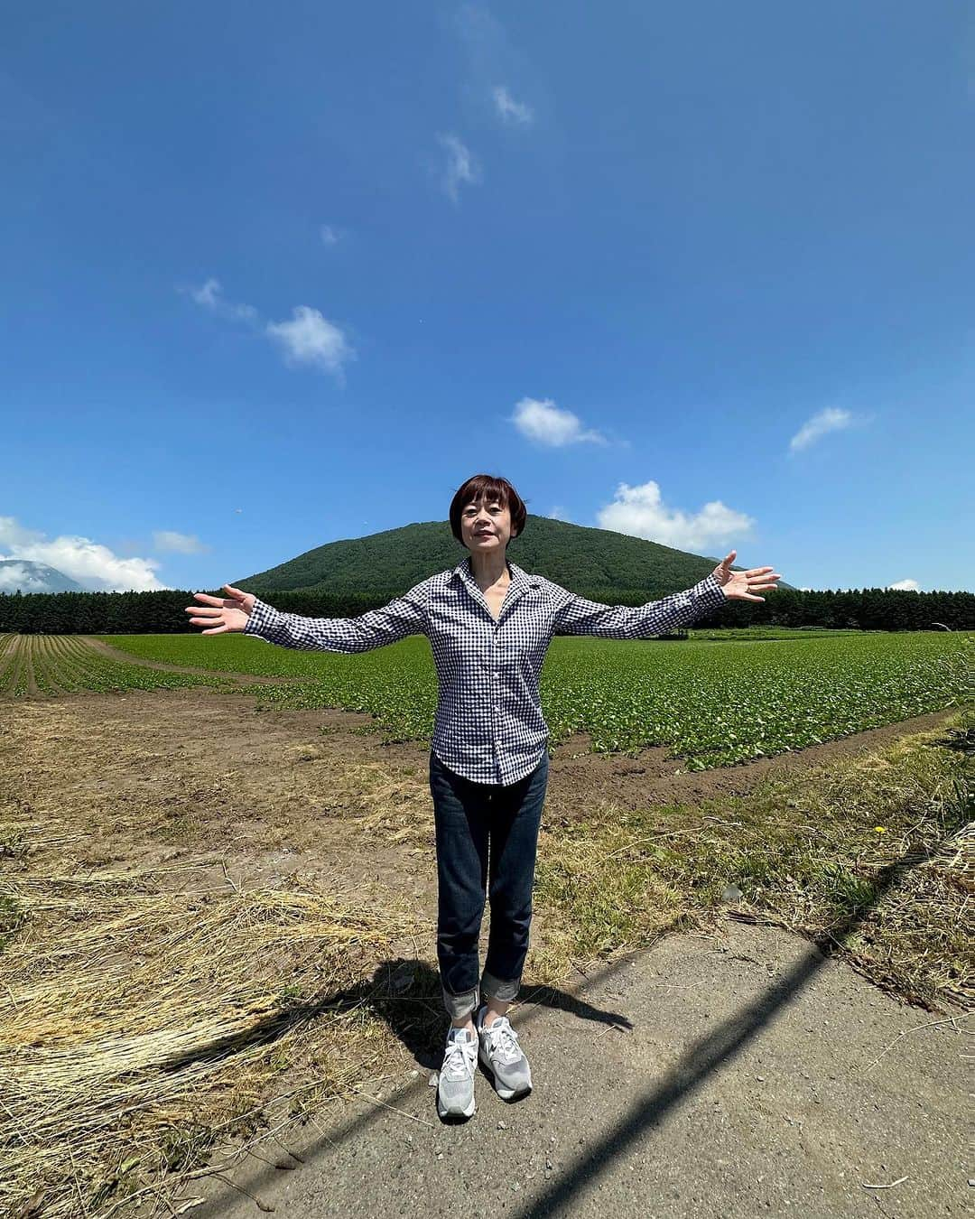 神野美伽さんのインスタグラム写真 - (神野美伽Instagram)「7月5日  ただ ただ 素晴らしい　空  #北海道　#札幌　#青い空」7月5日 17時09分 - mika_shinno_japan