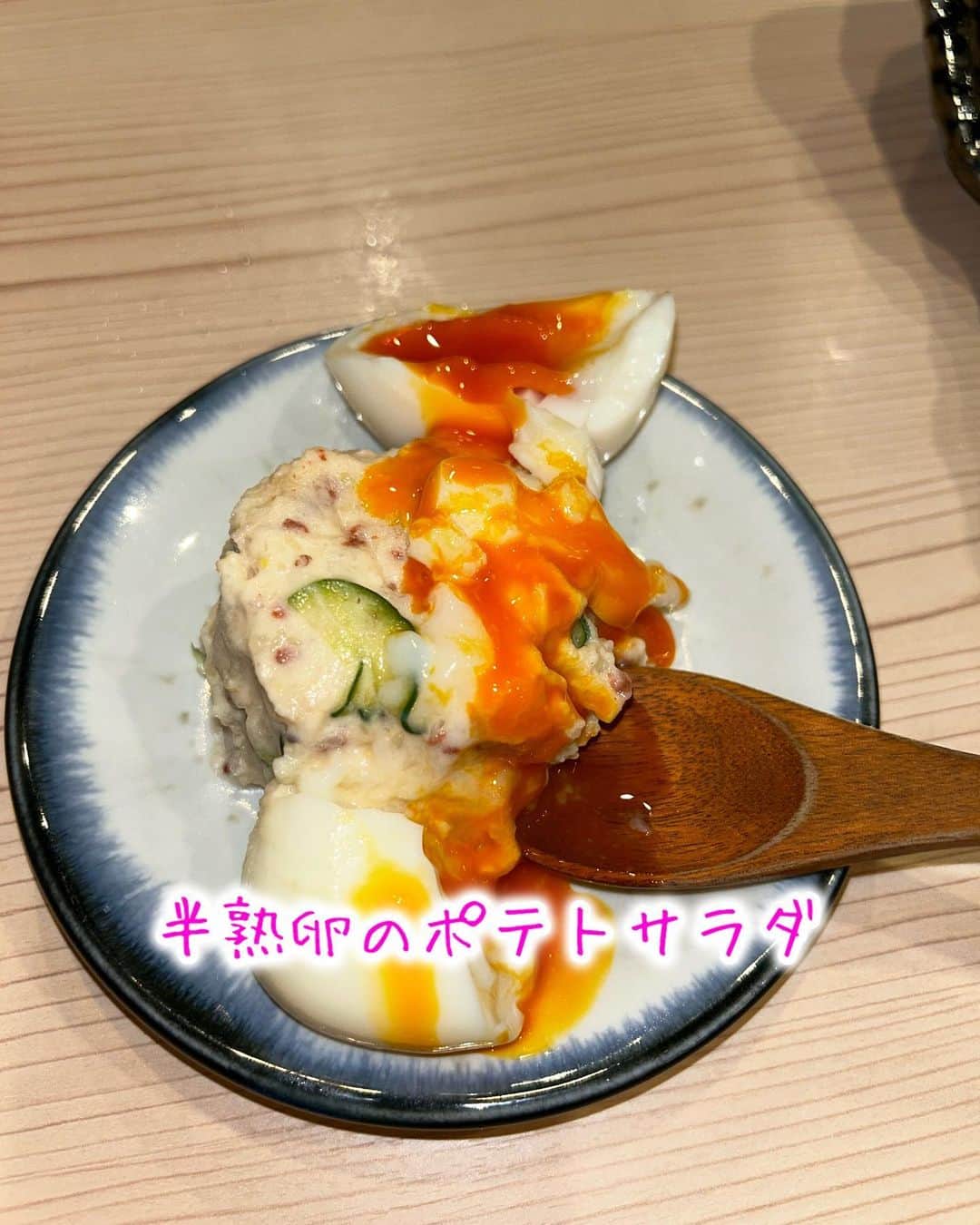 YOCHIさんのインスタグラム写真 - (YOCHIInstagram)「食レポ📝 @sushi.tempura.akira  寿司×天ぷら 明　-AKIRA- さんに 行ってきましたー💗  難波駅から近かった💡  お料理がすぐ出てきて 全部インスタ映えで カメラ忙しかったよ🥰笑  これでもかってくらい いくら食べました💗 美味しい🥹✨  しかも、いくらかけるとき “よいしょー！よいしょー！” って一緒に言ってのせてくれた😂❣️  お昼から開いてるし昼飲みでもオススメ💗  P.S. インスタグラマーっぽいこと しようとしたけど 絶妙な素の顔の写真に なっちゃった😂  また行こうっと💗 . . #寿司ランチ#お手頃寿司#女子会#インスタ映え和食#お寿司好きな人と繋がりたい」7月5日 17時10分 - glamor_yochi