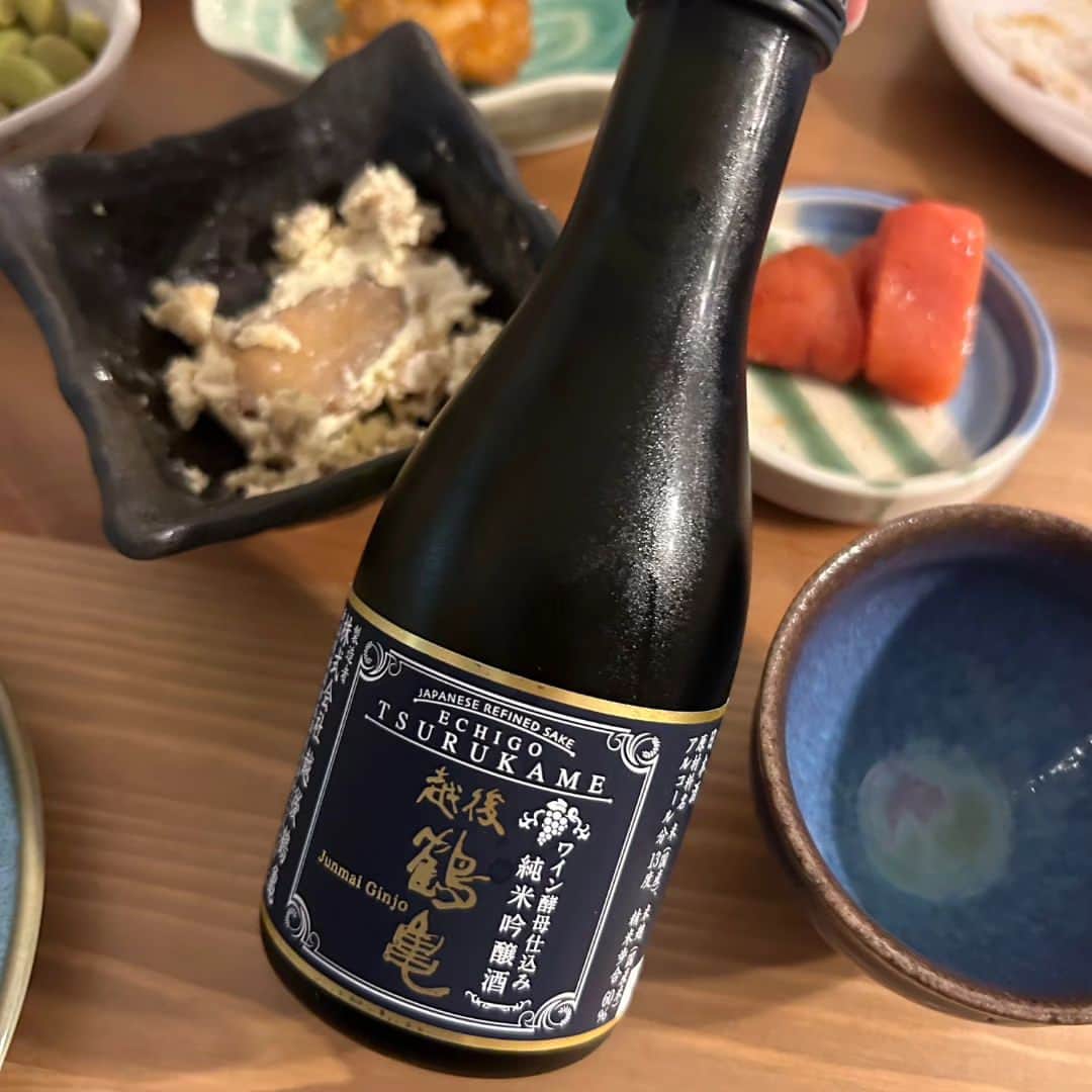 中川知香さんのインスタグラム写真 - (中川知香Instagram)「🍶 新潟駅で買ったミニサイズの日本酒♡ 大好きな北雪YK35のミニサイズがあったの！NOBUとペアで購入。飲み比べにも一人飲みにもちょうどいい。結局足りなくて鶴亀も開けましたとさ。  #中川知香」7月5日 17時15分 - chikanakagawa_official