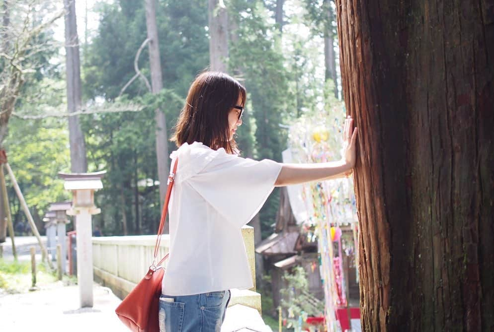 植田麻友美さんのインスタグラム写真 - (植田麻友美Instagram)「大好きな三峯神社⛩  年に2回は必ず参拝する神社さん⛩  秩父の山奥にある神社  鳥居は珍しい三ツ鳥居⛩  狛犬は、オオカミさん🐺  鳥居をくぐった瞬間から足が軽くなる不思議さ☺️  御祭神は  伊弉諾尊と伊弉册尊  初めて参拝した時の記憶が鮮明で  本当に好きな神社♡   #三峯神社   #三峯神社パワースポット   #秩父観光   #三ツ鳥居   #狛犬オオカミ    #神社巡り」7月5日 17時18分 - ue_mayutaro