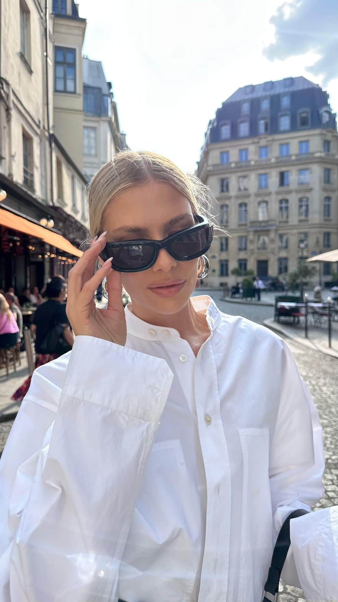 エレナ・ペルミノヴァのインスタグラム：「In a playfully trendy mood😁」