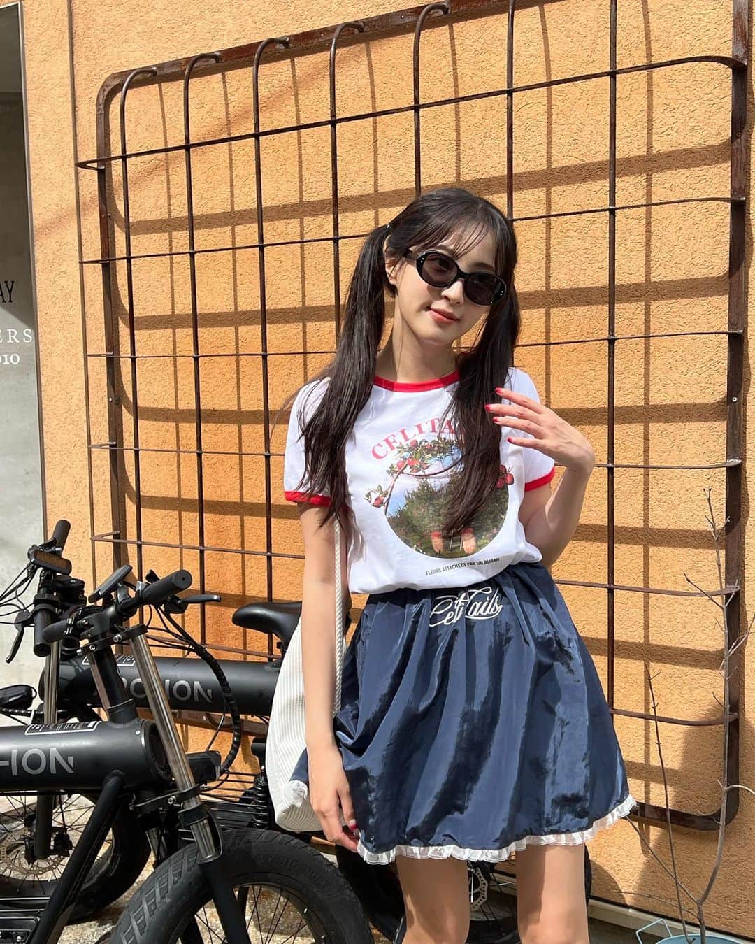 ジャング・ウネ・サングのインスタグラム：「일본날씨 좋아  32살에 양갈래... 무순129」