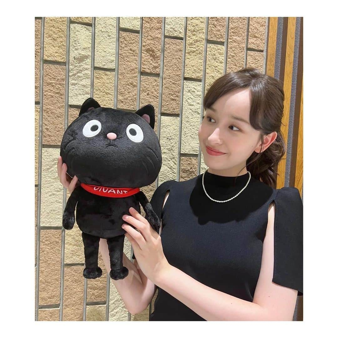 宇賀神メグのインスタグラム：「🐈‍⬛  . .  日曜劇場『VIVANT』のキャラクター ヴィヴァンちゃんのマスコットが 発売されました。🐈‍⬛  7月16日スタートの『VIVANT』 楽しみです。  @tbs_vivant  #vivant #🐈‍⬛」