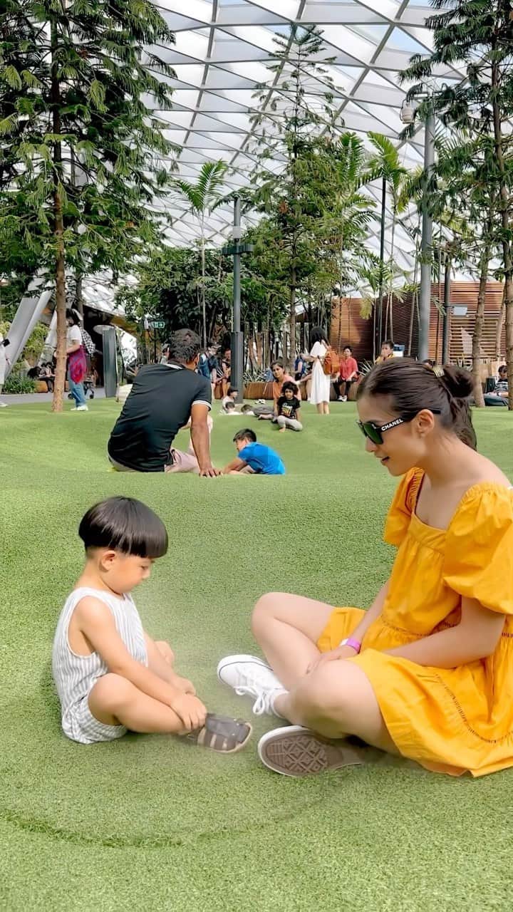 チェルシー・オリビアのインスタグラム：「Family fun day out in Jewel 🇸🇬」