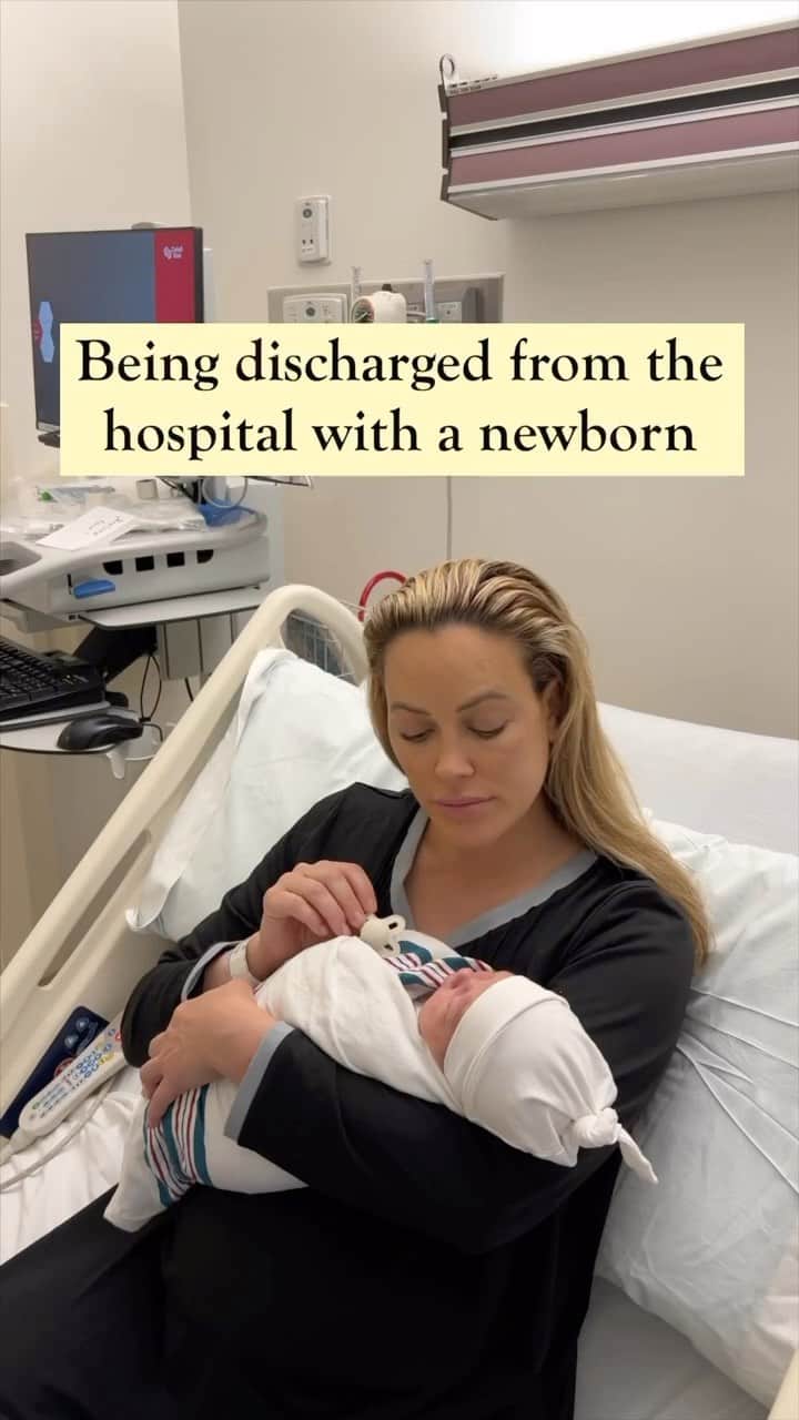 Peta Murgatroydのインスタグラム：「Can you repeat that one more time..?  Who remembers this speech when you’re about to get discharged from the hospital 🤣」