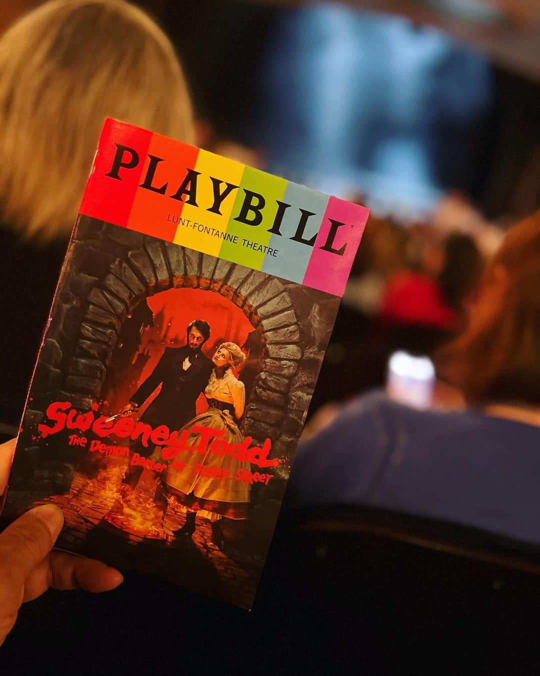 大澄賢也のインスタグラム：「ミュージカル 「Sweeney Todd」観劇✨  主演の2人 「Josh Groban」 「Annaleigh Ashfofd」  圧巻の歌唱と演技👏👏👏  そしてカンパニー全体のまとまり、歌唱、動き、振付、ステージングが本当に素晴らしく また新しい 「Sweeney Todd」を 見ている様だった  ソンドハイムの楽曲が 心地良く感じるくらいに キャストの歌唱のレベルが高いー 流石Bravo👏👏👏でした  Netflixの 「Stranger Things」にも出演してる 「Gaten Matarazzo」も 見れて嬉しかった 今までもBroadway の舞台に立ってますが、益々活躍しそう✨✨✨  #sweeneytodd  #joshgroban  #annaleighashford  #gatenmatarazzo」