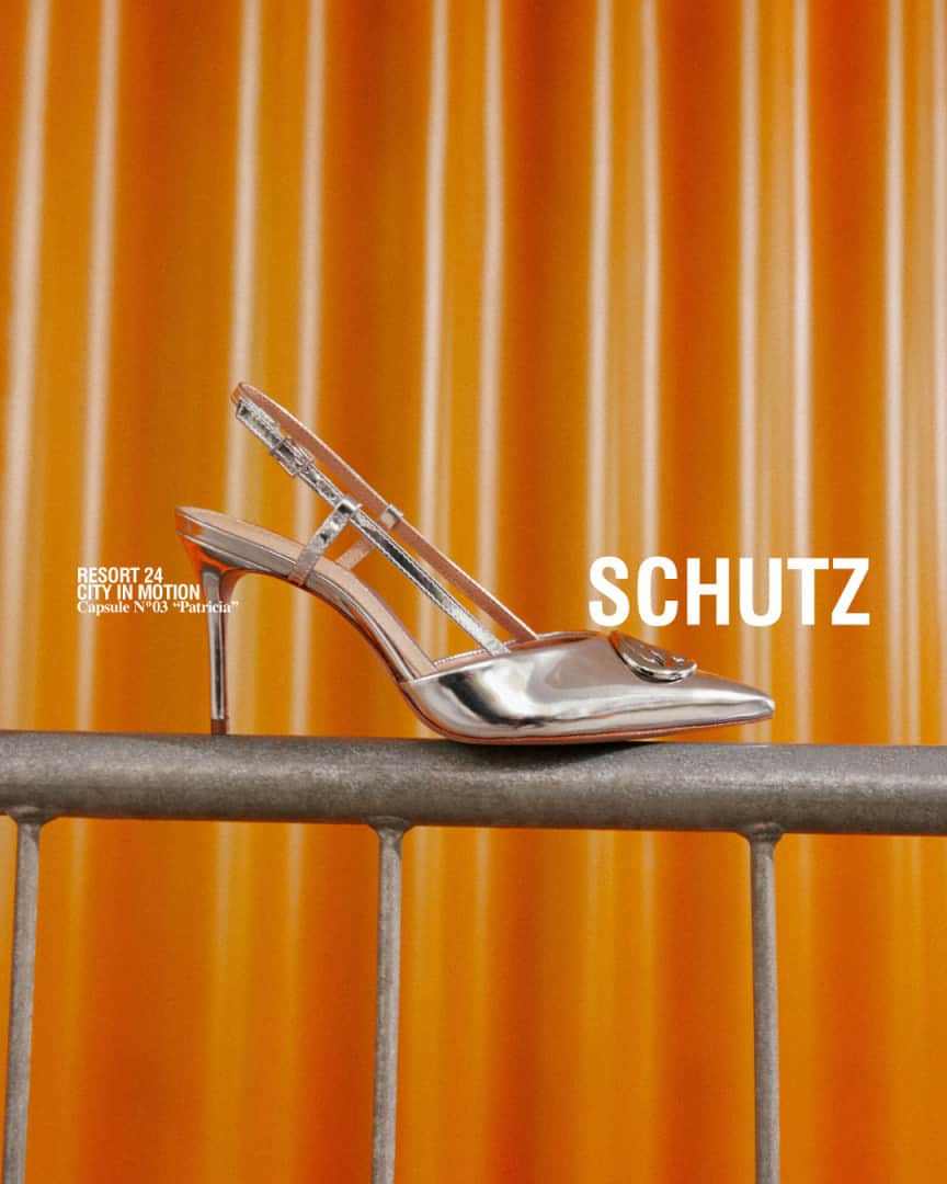 Schutzさんのインスタグラム写真 - (SchutzInstagram)「Pump Patrícia na versão prata: 😍 Get yours!   #Schutz #SchutzResort24 #SchutzPatricia」7月6日 4時00分 - schutzoficial