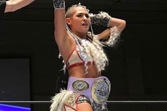 ジュリア・スターダムさんのインスタグラム写真 - (ジュリア・スターダムInstagram)「Become a NJPW STRONG CHAMPION！  Thank you njpw Thank you Willow,I respect you. Let's fight again！  忘れられない日になりました ありがとう！！  #njpwSTRONG  #stardom #DDM #Donnadelmondo #マフィアベラ　#mafiabella #OMG #バリバリボンバーズ #BX3 #prowrestler  #joshipuroresu  #giulia #スターダム　#ドンナデルモンド　#ジュリア #女子プロレス　#女子プロレスラー #コーンロウ #ブレイズ #バリアート」7月6日 3時59分 - 0221giulia