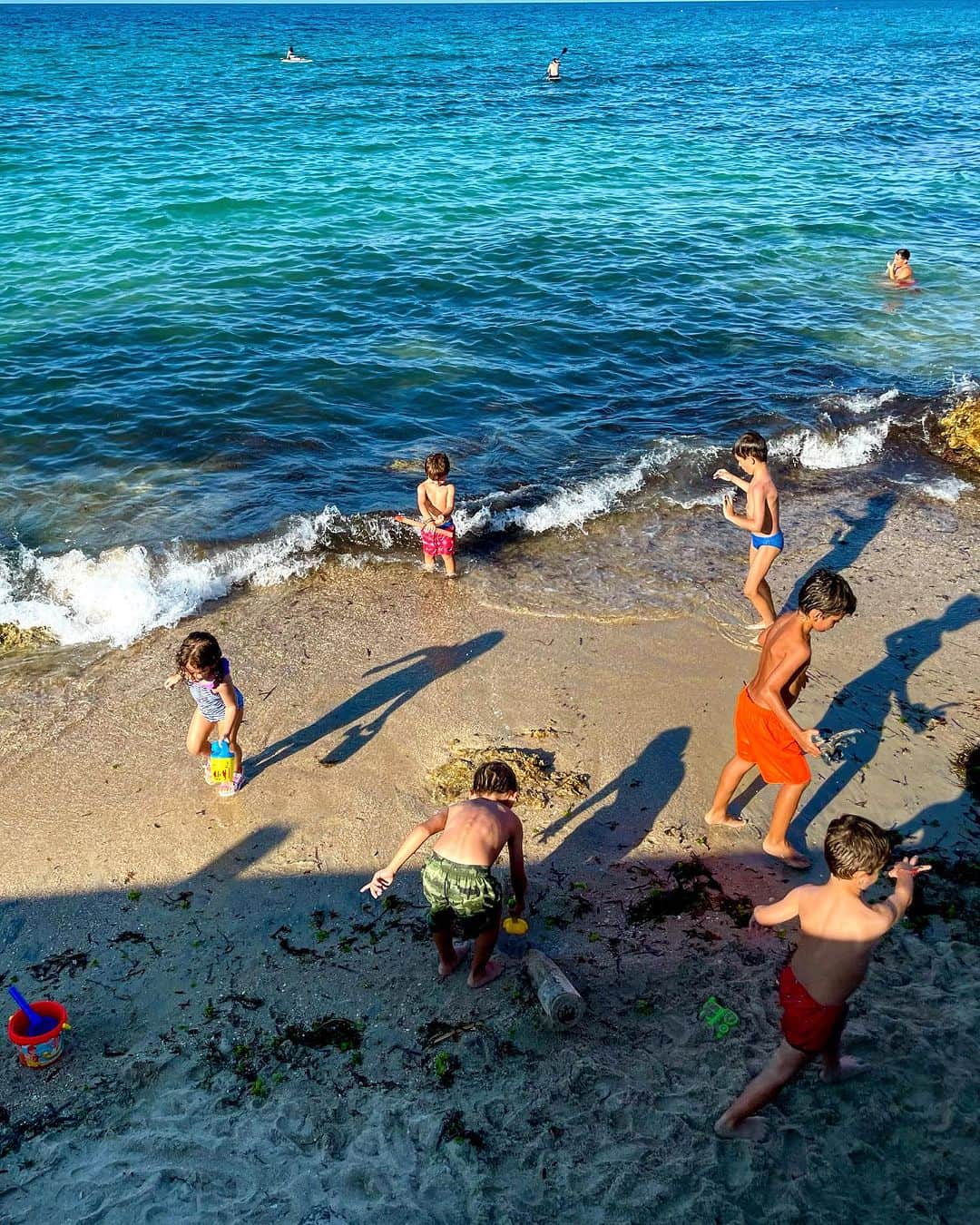 ペ・ジョンナムのインスタグラム：「happy rest 😌🏝️⛱️🌊👙🤿🏊‍♀️🩲☀️」