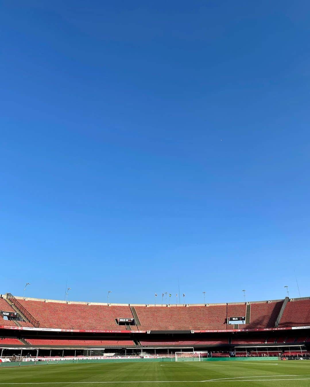 São Paulo FCさんのインスタグラム写真 - (São Paulo FCInstagram)「🏟️❤️ Morumbi  Hoje é dia de Choque-Rei!  #VamosSãoPaulo 🇾🇪」7月6日 4時07分 - saopaulofc