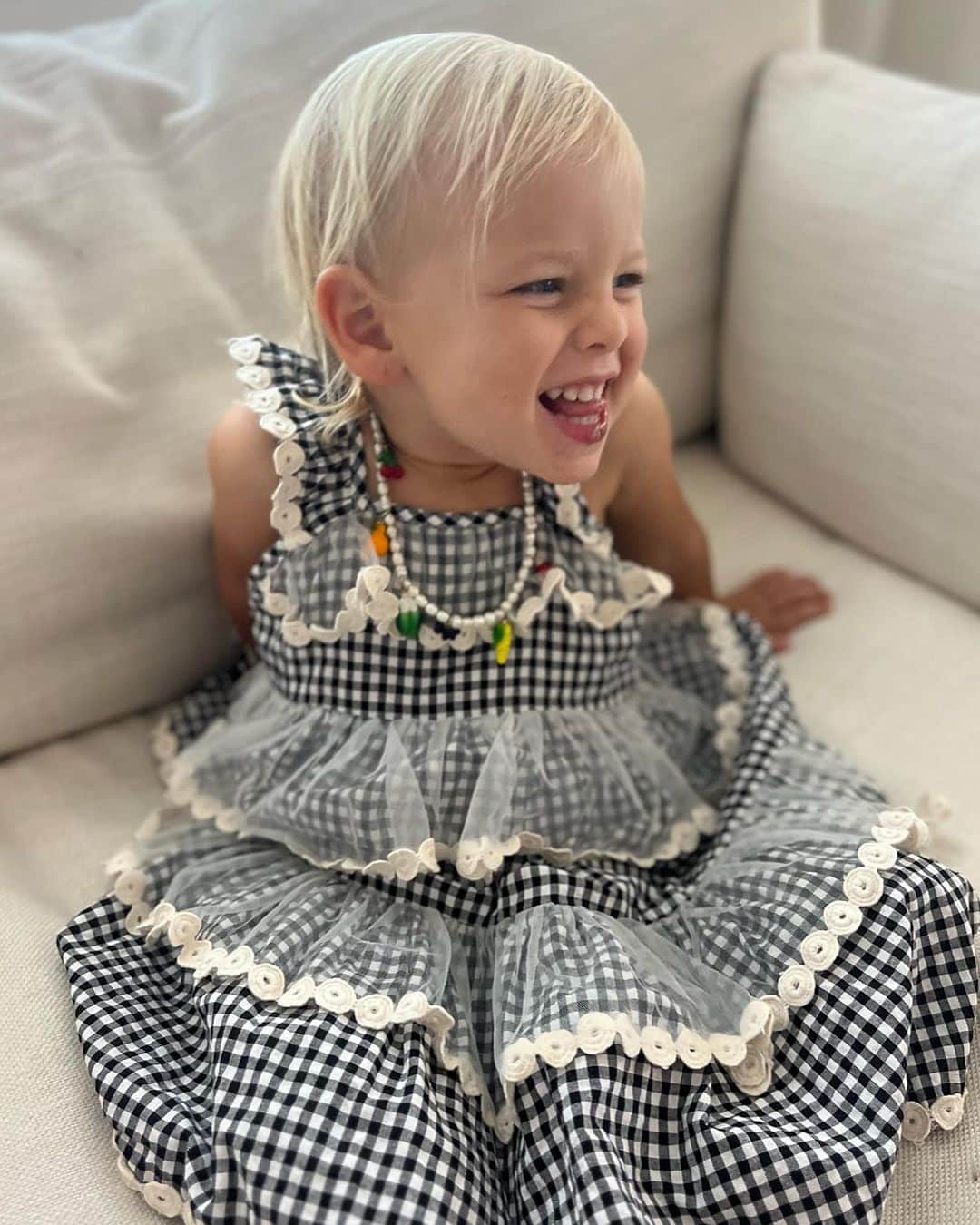 カロリナ・クルコヴァのインスタグラム：「Hope everyone had a fun holiday...we are ready for more fun over here:) 🧨🤍 #firecracker」