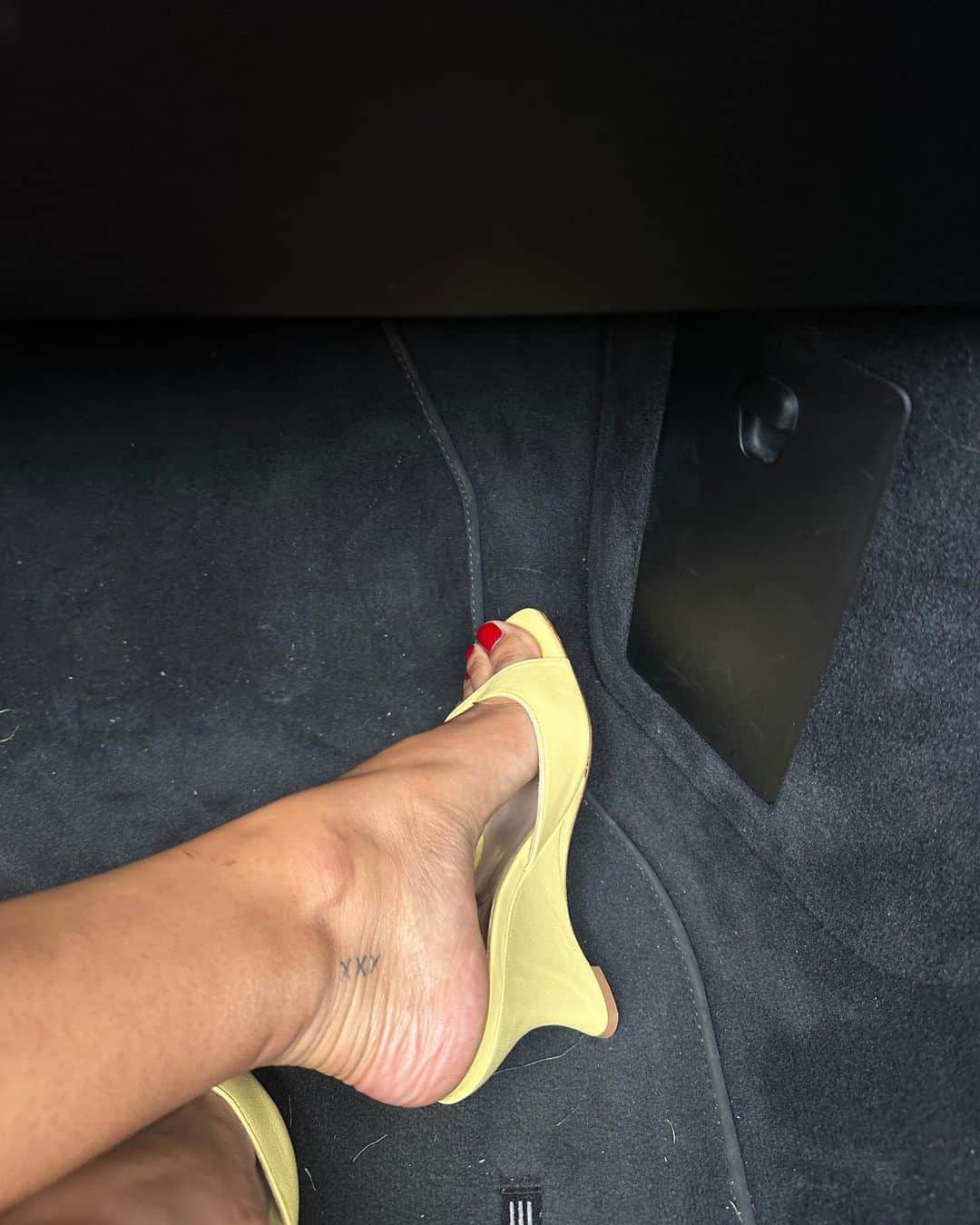 イマン・ハマンさんのインスタグラム写真 - (イマン・ハマンInstagram)「Long weekend in the hamptons 💐」7月6日 4時24分 - imaanhammam