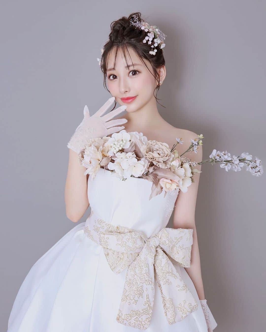 はんなのインスタグラム：「ついに明日🦋✨  何度も言いますが イベント当日に来てくれると嬉しいです💙  その日限りのドレスと内装とっても可愛いです🩷 ドレスは3日間違います🤭  どうぞよろしくお願いいたします🥰  #美人茶屋はんな #バースデーイベント #7/6.7.8」