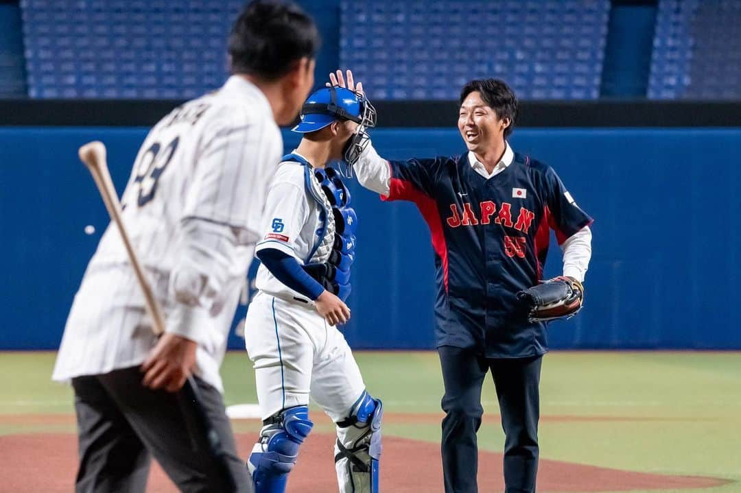 侍ジャパンさんのインスタグラム写真 - (侍ジャパンInstagram)「本日7月5日（水）のJERAセ・リーグ 中日ドラゴンズ 対 読売ジャイアンツ（バンテリンドーム ナゴヤ）は「侍ジャパンDAY」。7月28日から台湾で開催される「第7回WBSC U-12ワールドカップ」に出場する井端弘和監督と吉見一起投手コーチによる始球式も行われました。  https://www.japan-baseball.jp/jp/news/press/20230705_3.html  #侍ジャパン #侍ジャパンDAY #井端弘和 #吉見一起」7月5日 19時54分 - samuraijapan_official