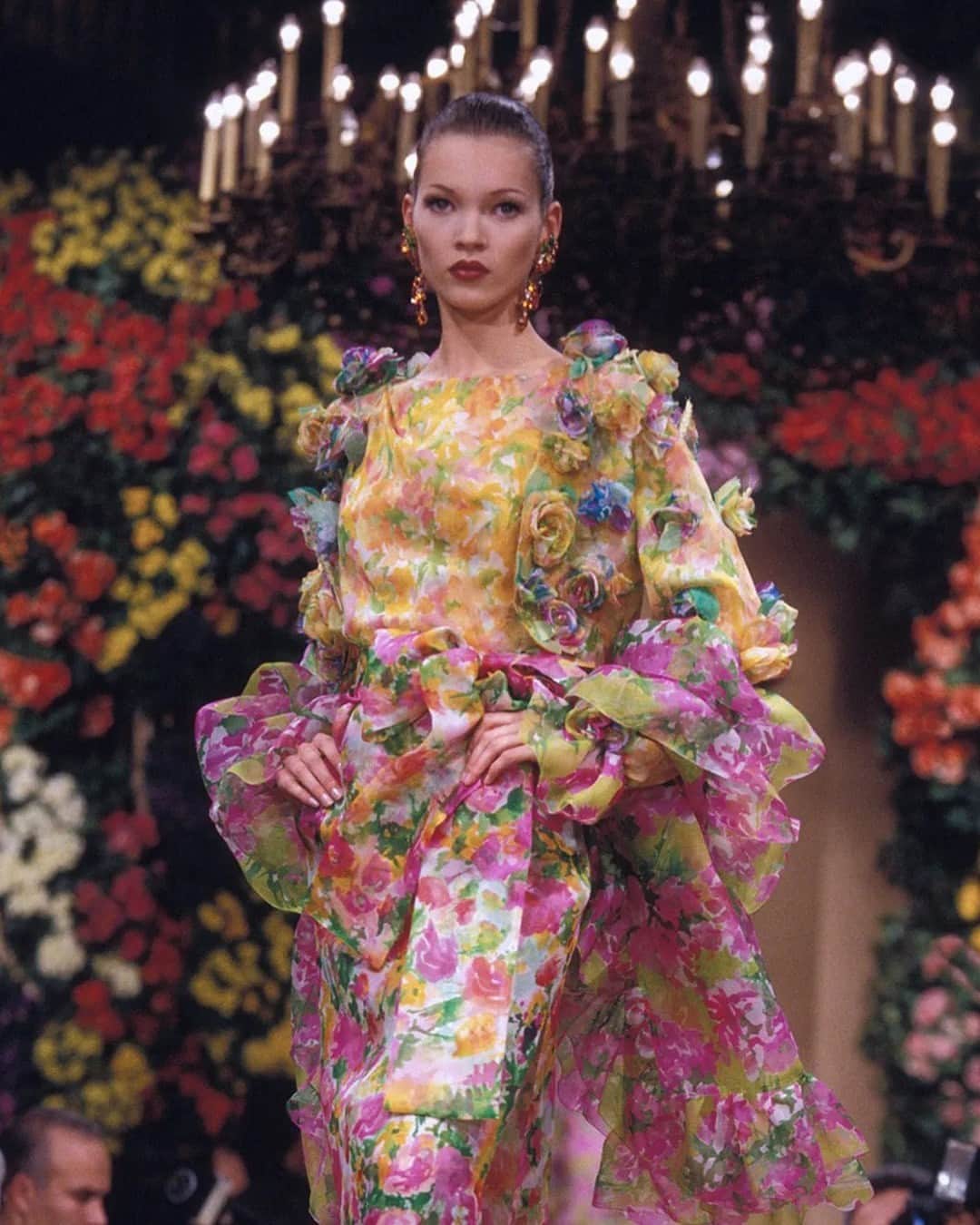 Vogue Australiaさんのインスタグラム写真 - (Vogue AustraliaInstagram)「From Kate Moss as a ’90s Versace bride to the Valentino gown that broke the internet (twice), there have been some #HauteCouture dresses that have made a memorable impression. At the link in bio, Vogue charts the most show-stopping (and conversation-starting) couture looks of all time—at the link in bio.」7月5日 20時00分 - vogueaustralia